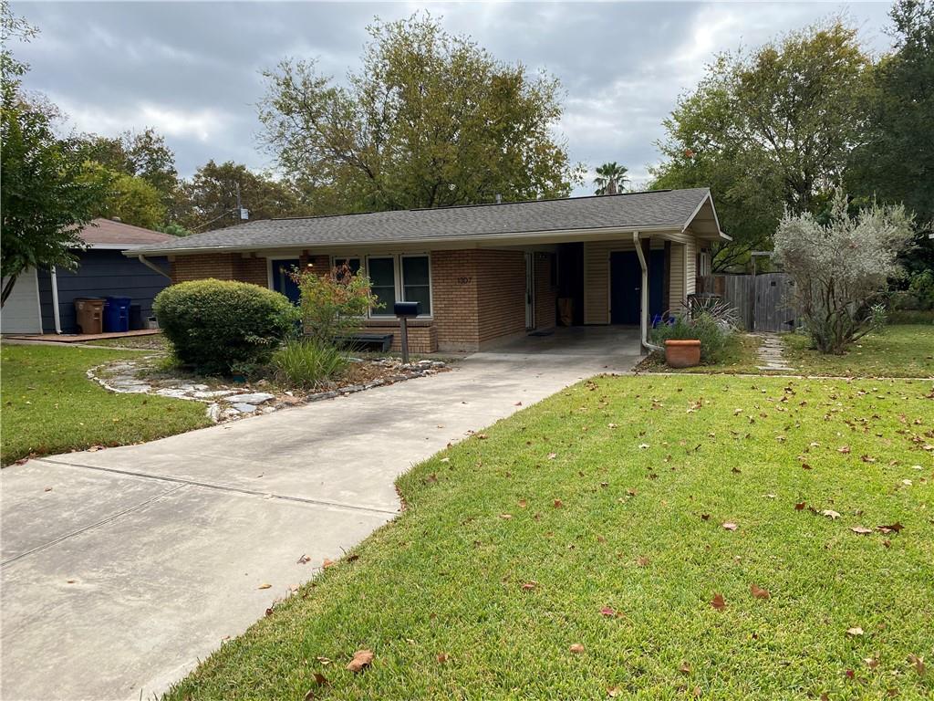 1307 Ridgemont Dr Property Photo 1