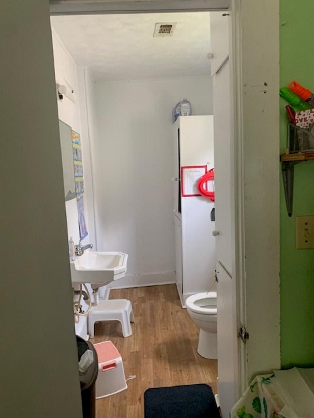 609 Hale St Property Photo 5