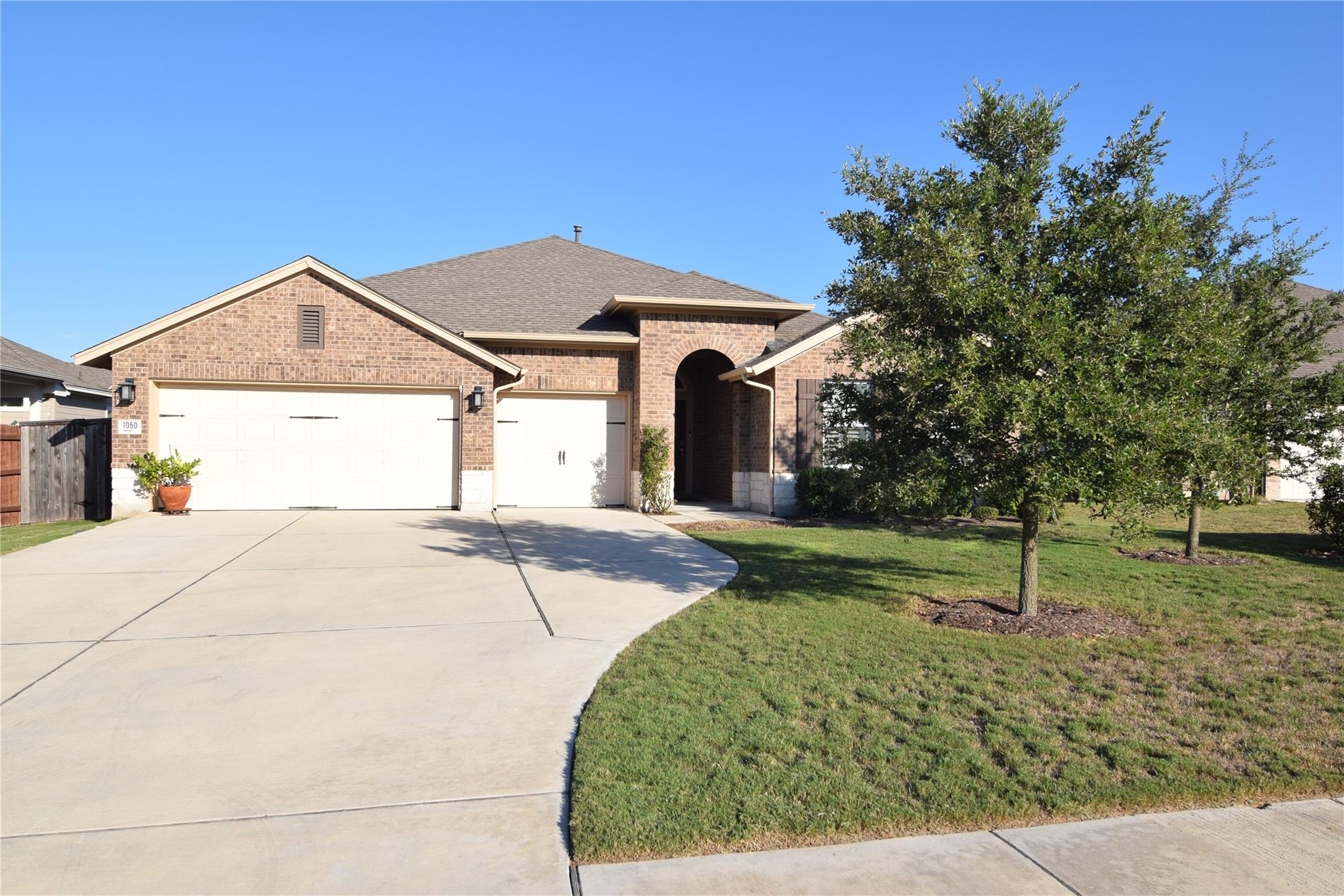 1060 Olympic Ln Property Photo 1