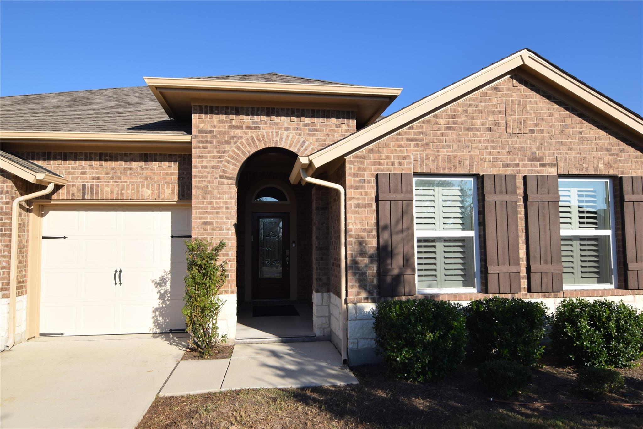 1060 Olympic Ln Property Photo 2