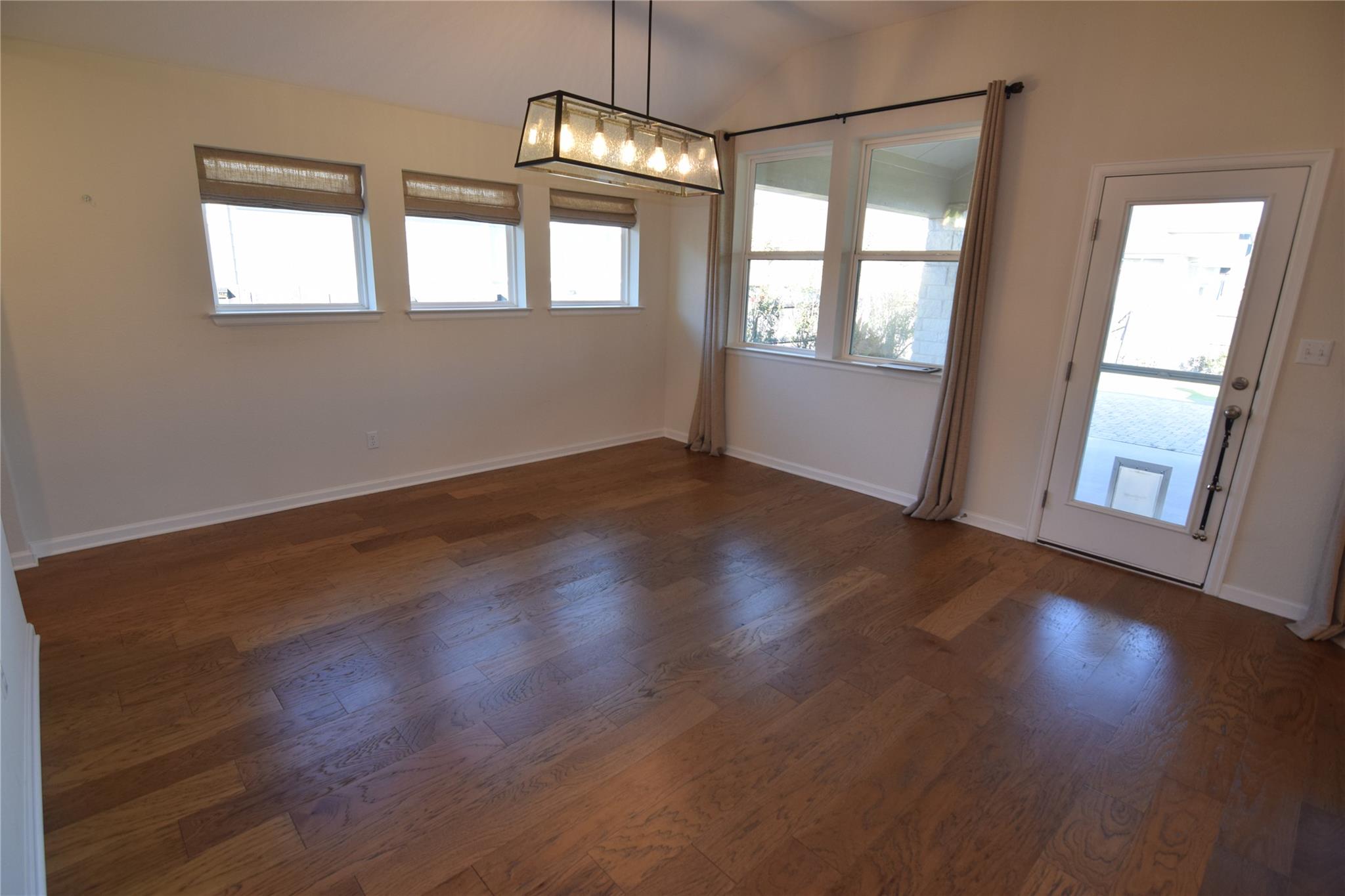 1060 Olympic Ln Property Photo 6