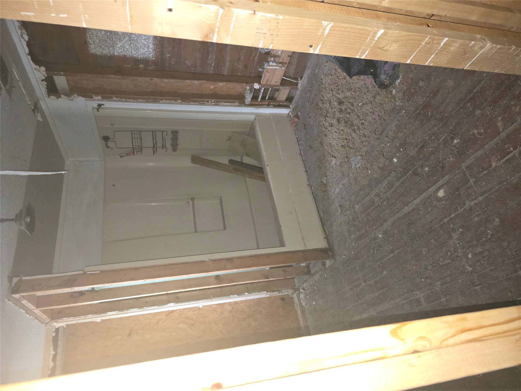 901 W 5th St Property Photo 4