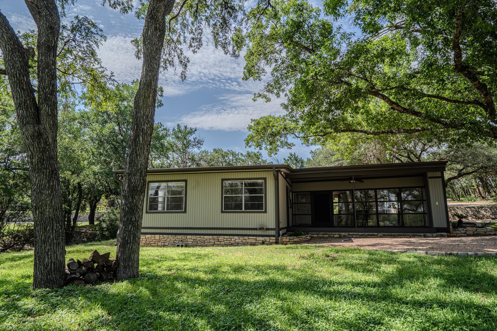 16013 Edwards Dr Property Photo 4