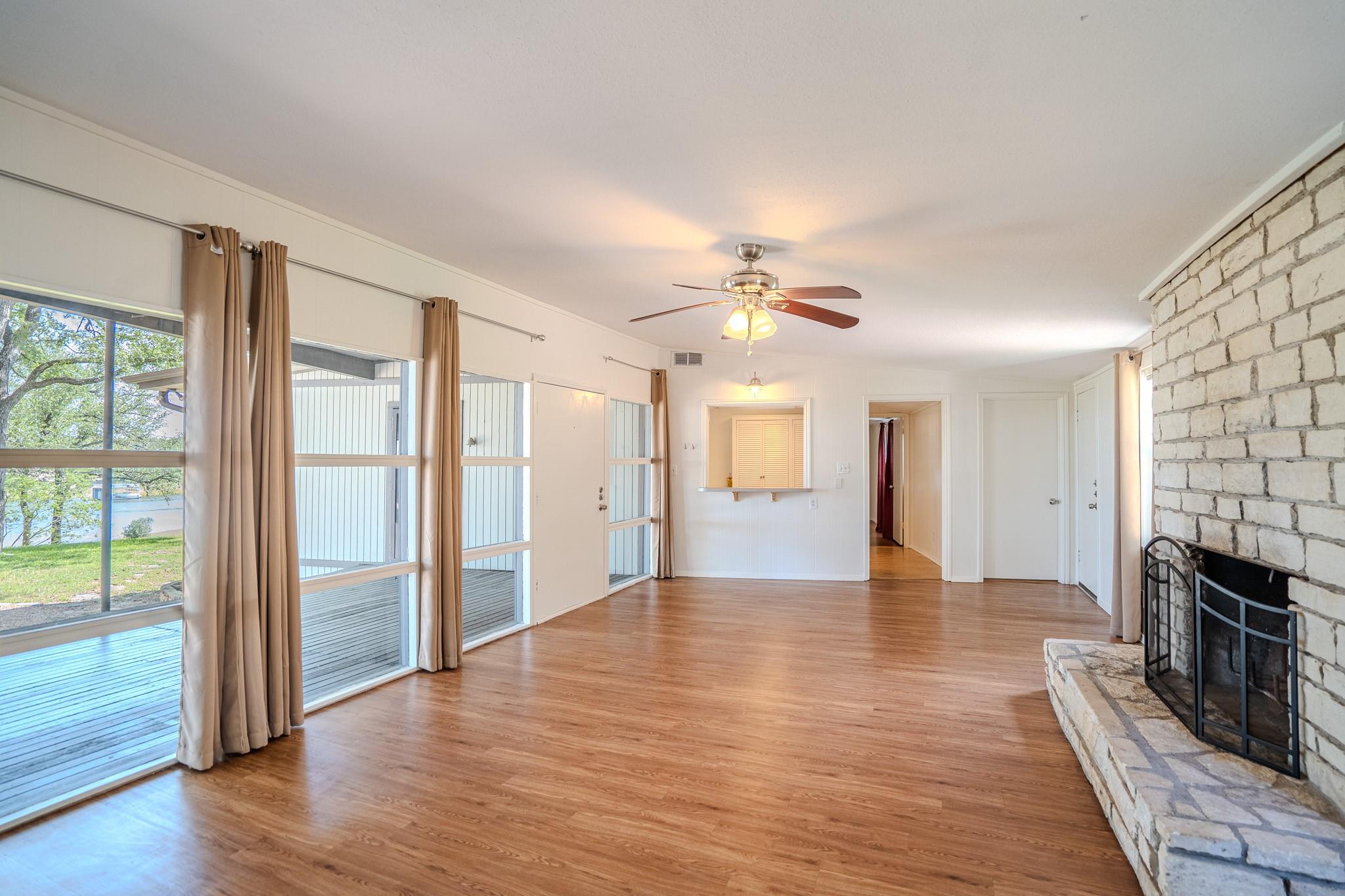16013 Edwards Dr Property Photo 6