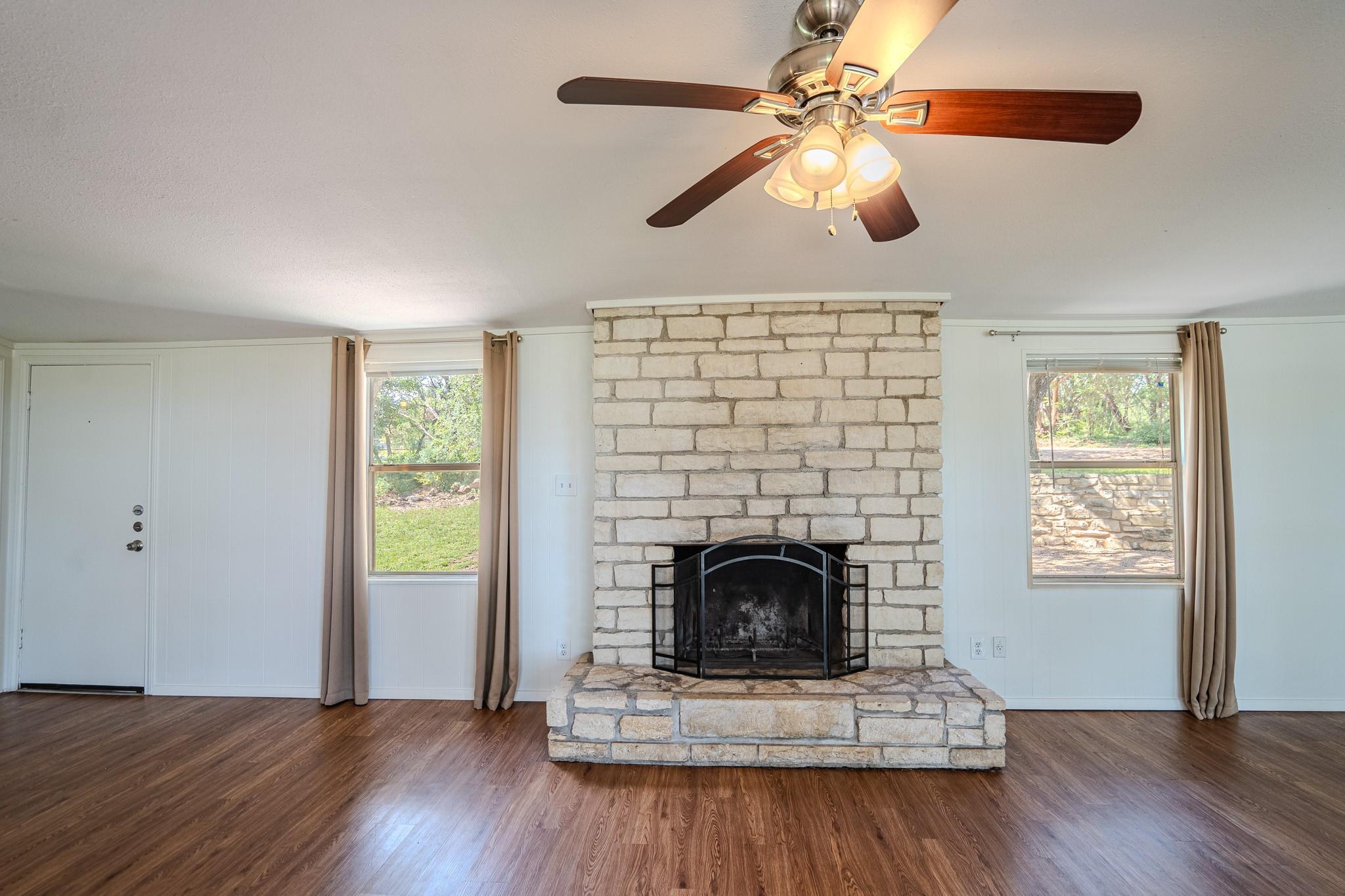 16013 Edwards Dr Property Photo 7