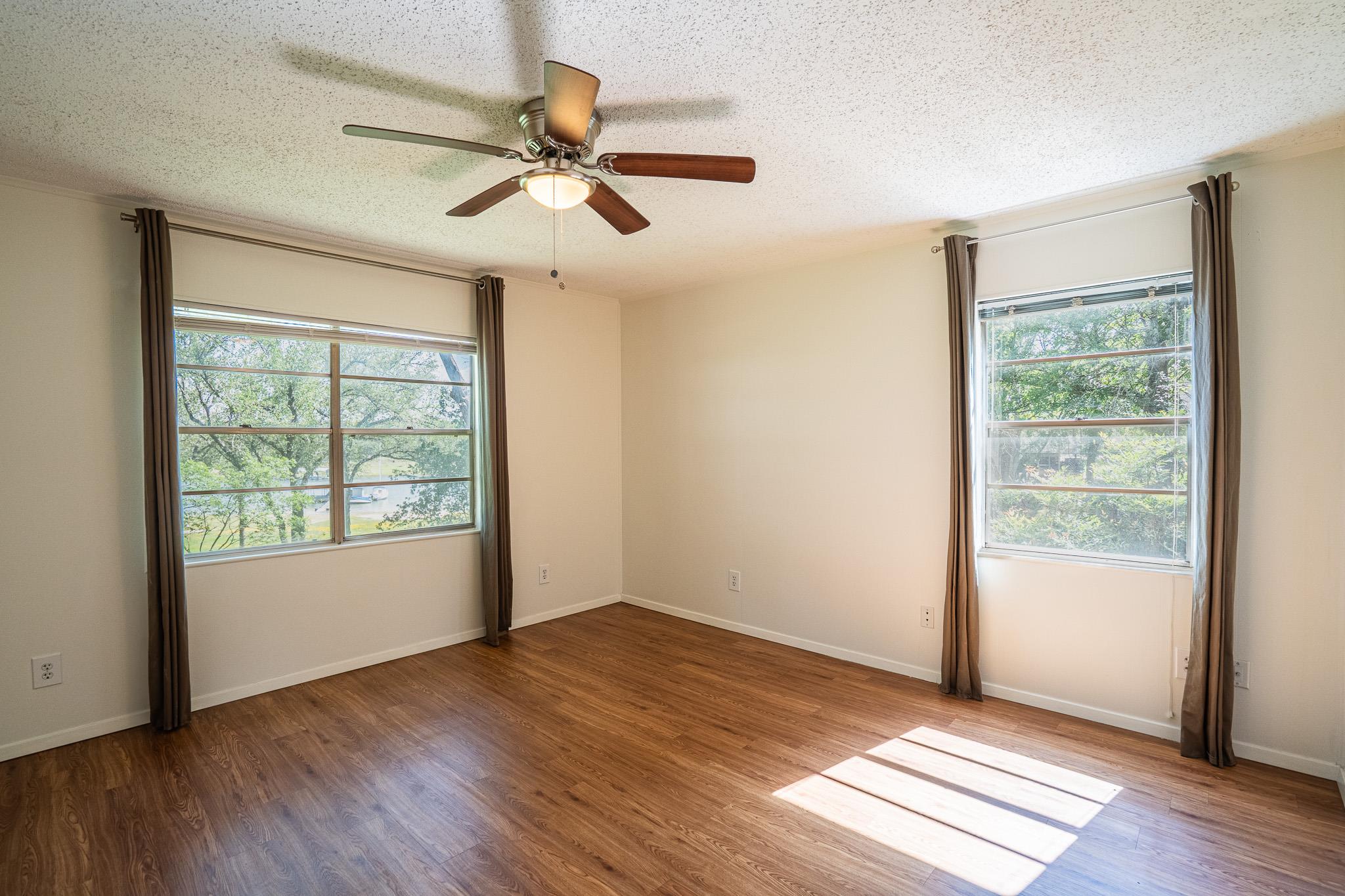 16013 Edwards Dr Property Photo 12