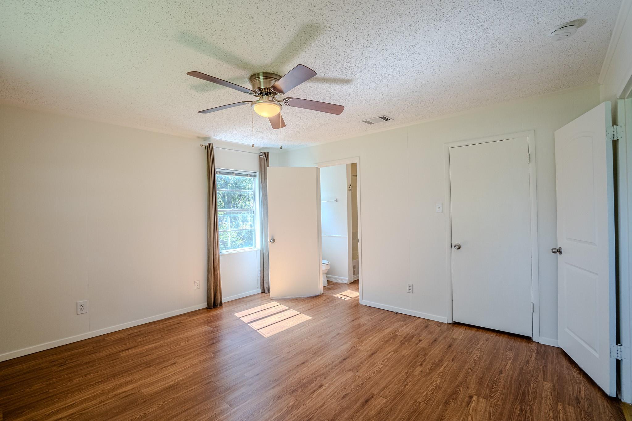 16013 Edwards Dr Property Photo 13