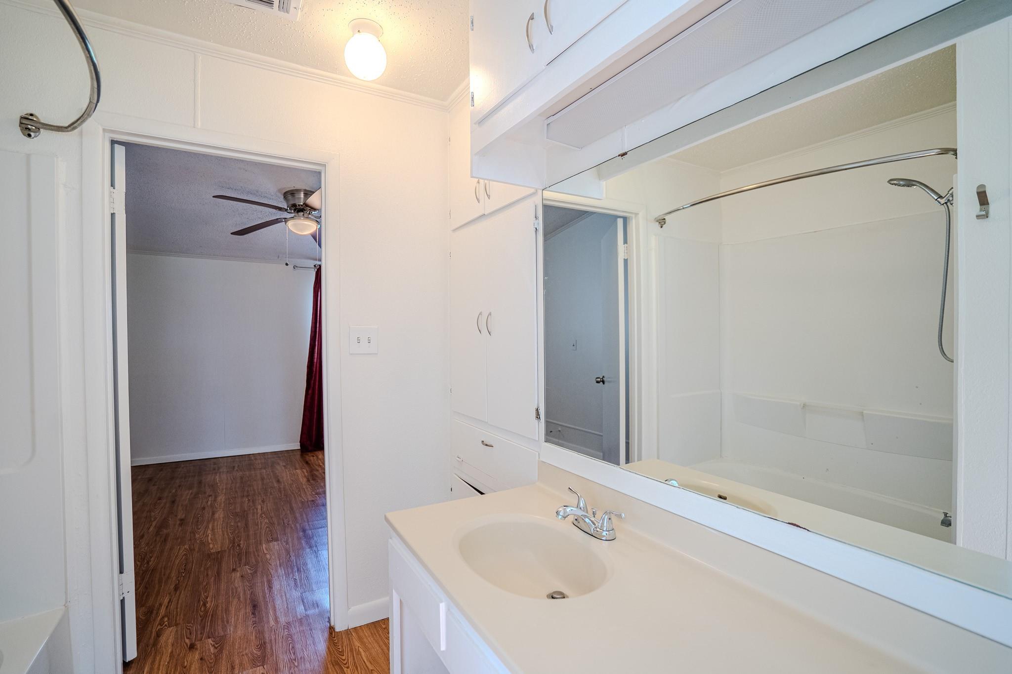 16013 Edwards Dr Property Photo 14
