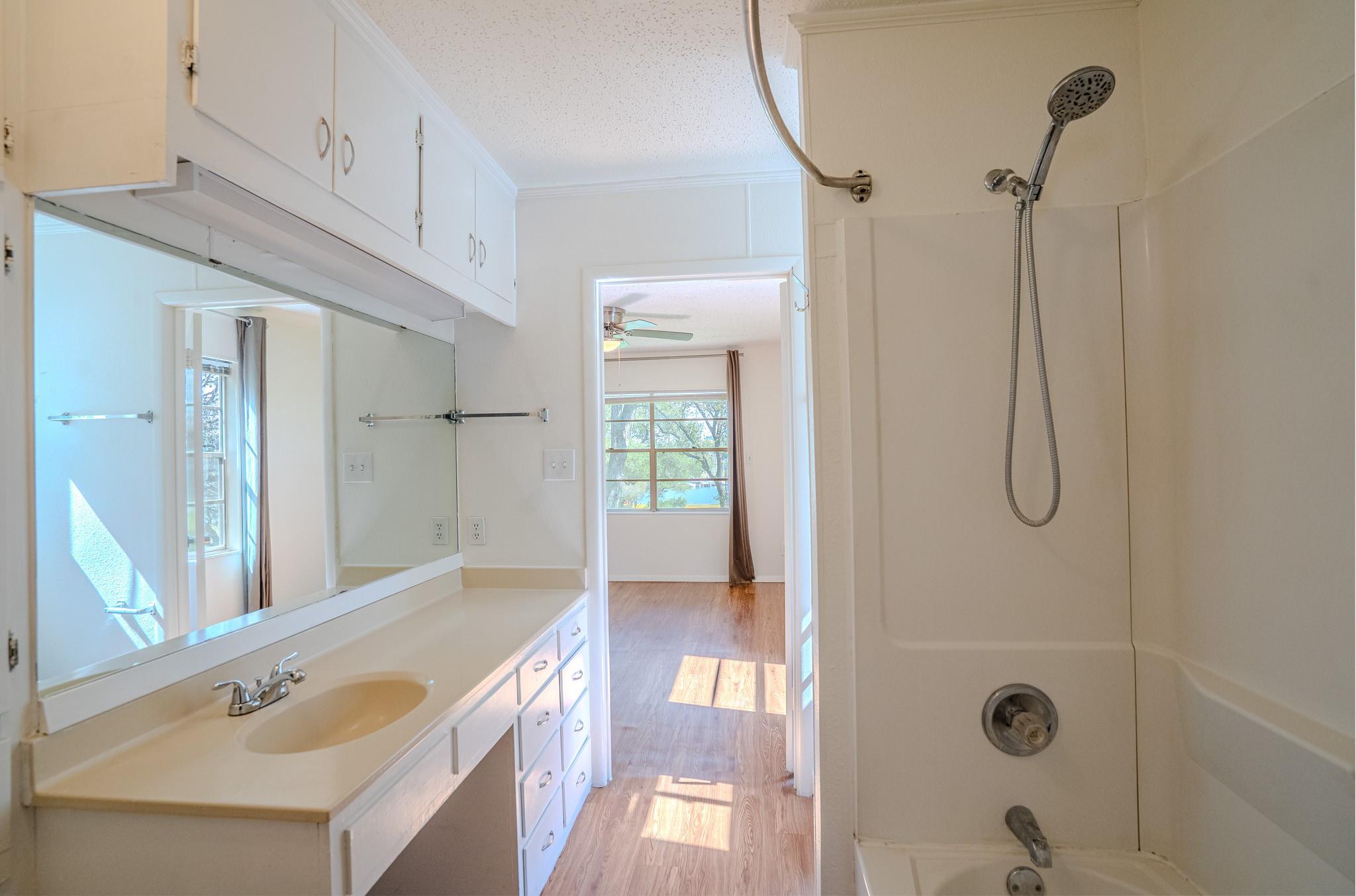 16013 Edwards Dr Property Photo 15