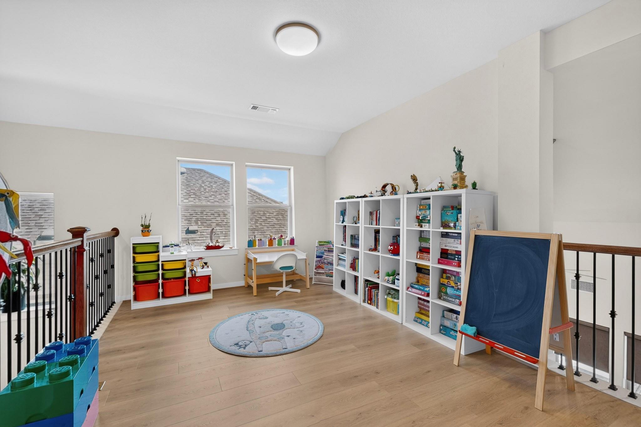4010 Flowstone Ln Property Photo 16