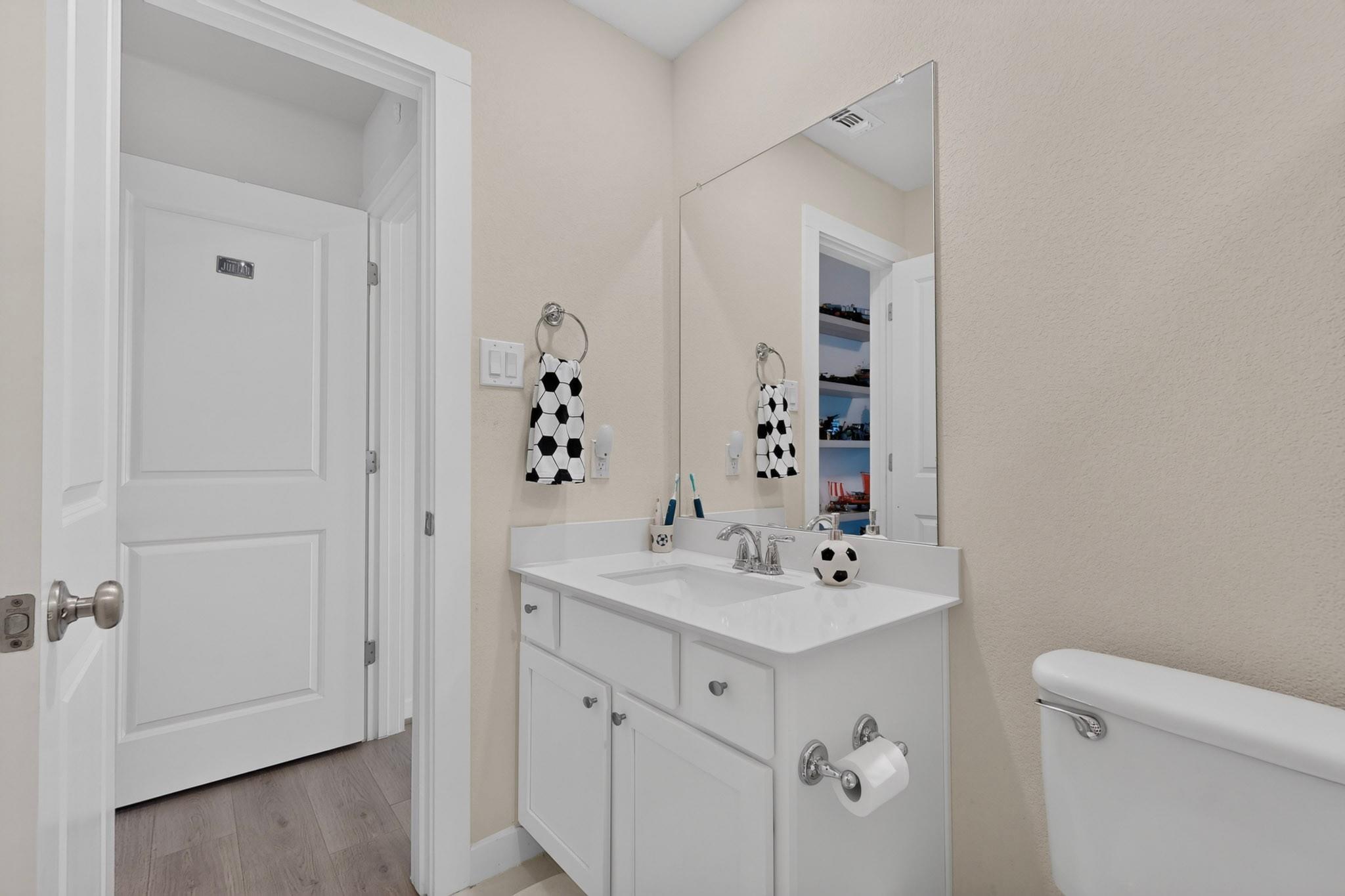 4010 Flowstone Ln Property Photo 21