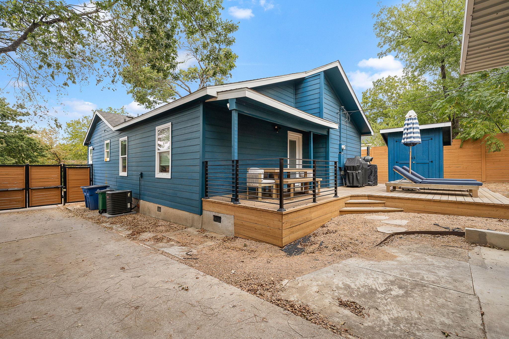 2945 Eckert St Property Photo 24