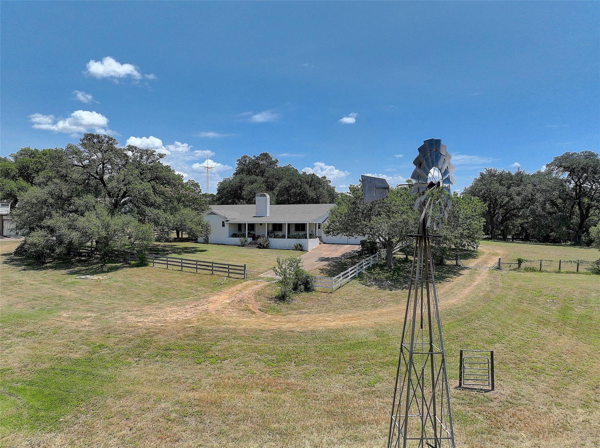 5715 Texas 159 Hwy Property Photo 1