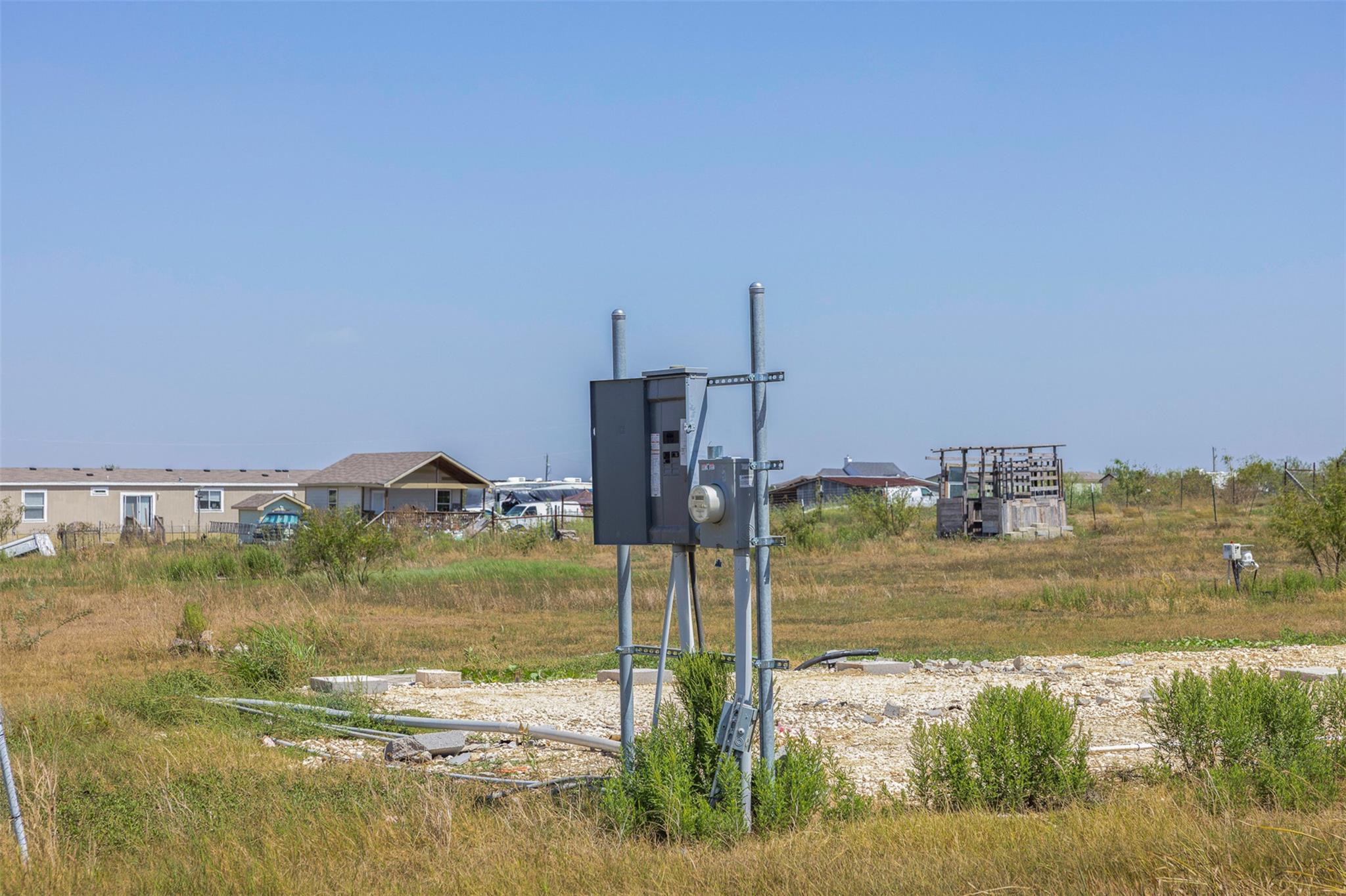 105 Cr 423 None Property Photo 3
