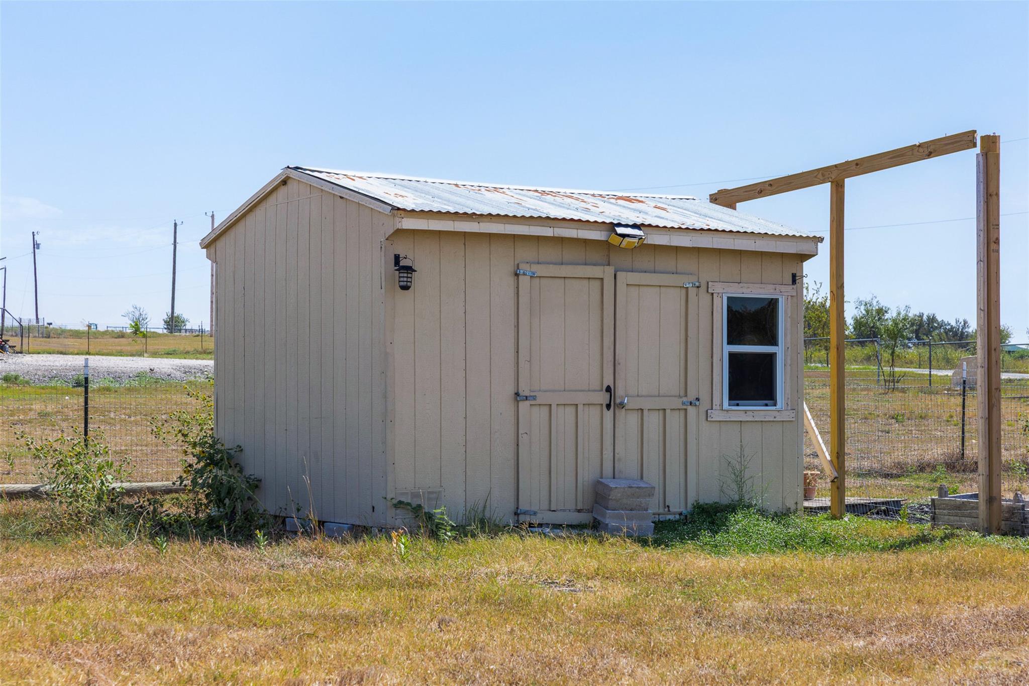 105 Cr 423 None Property Photo 5