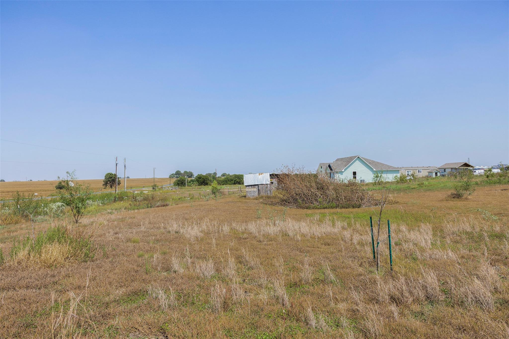 105 Cr 423 None Property Photo 6