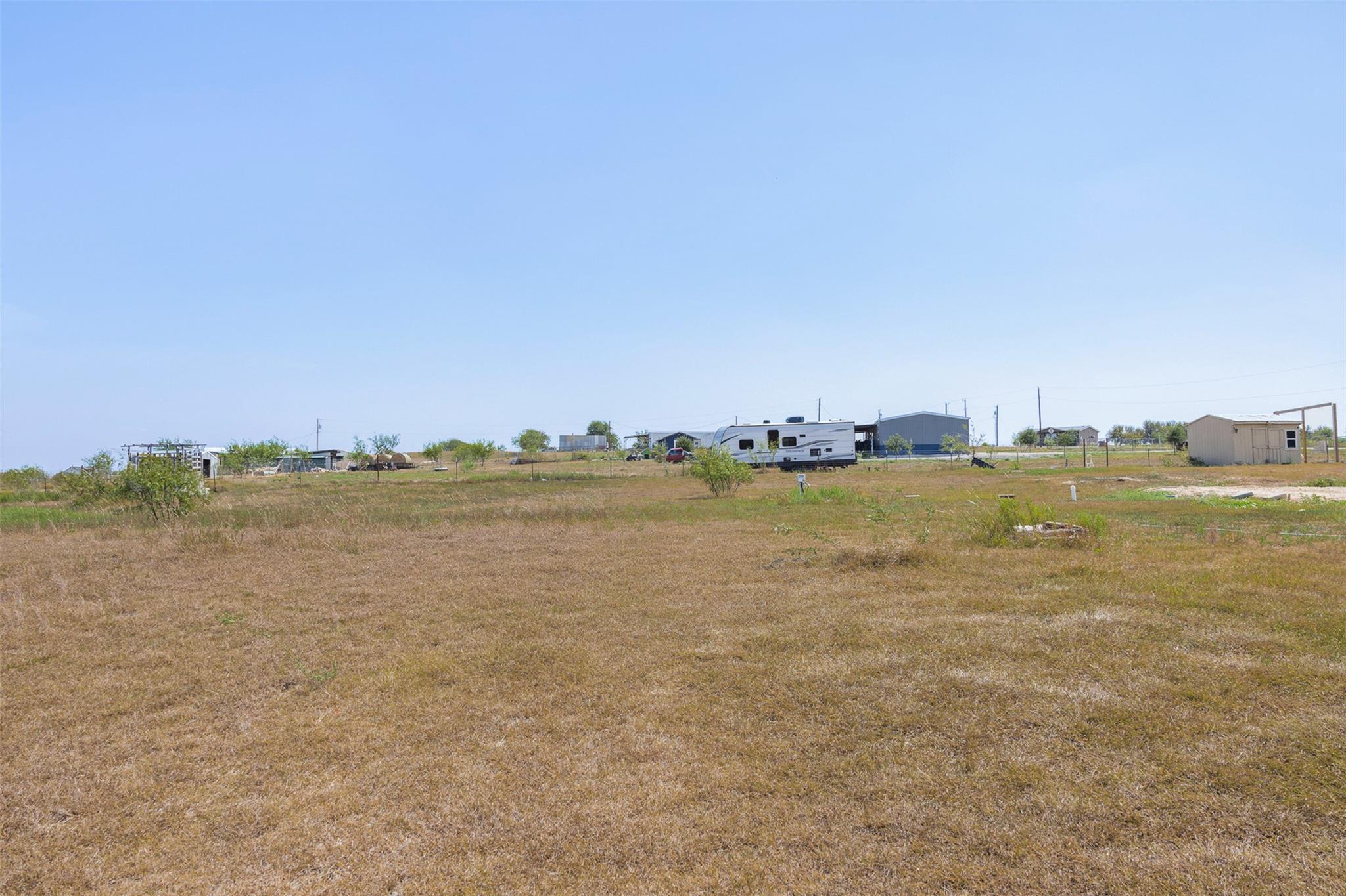 105 Cr 423 None Property Photo 7