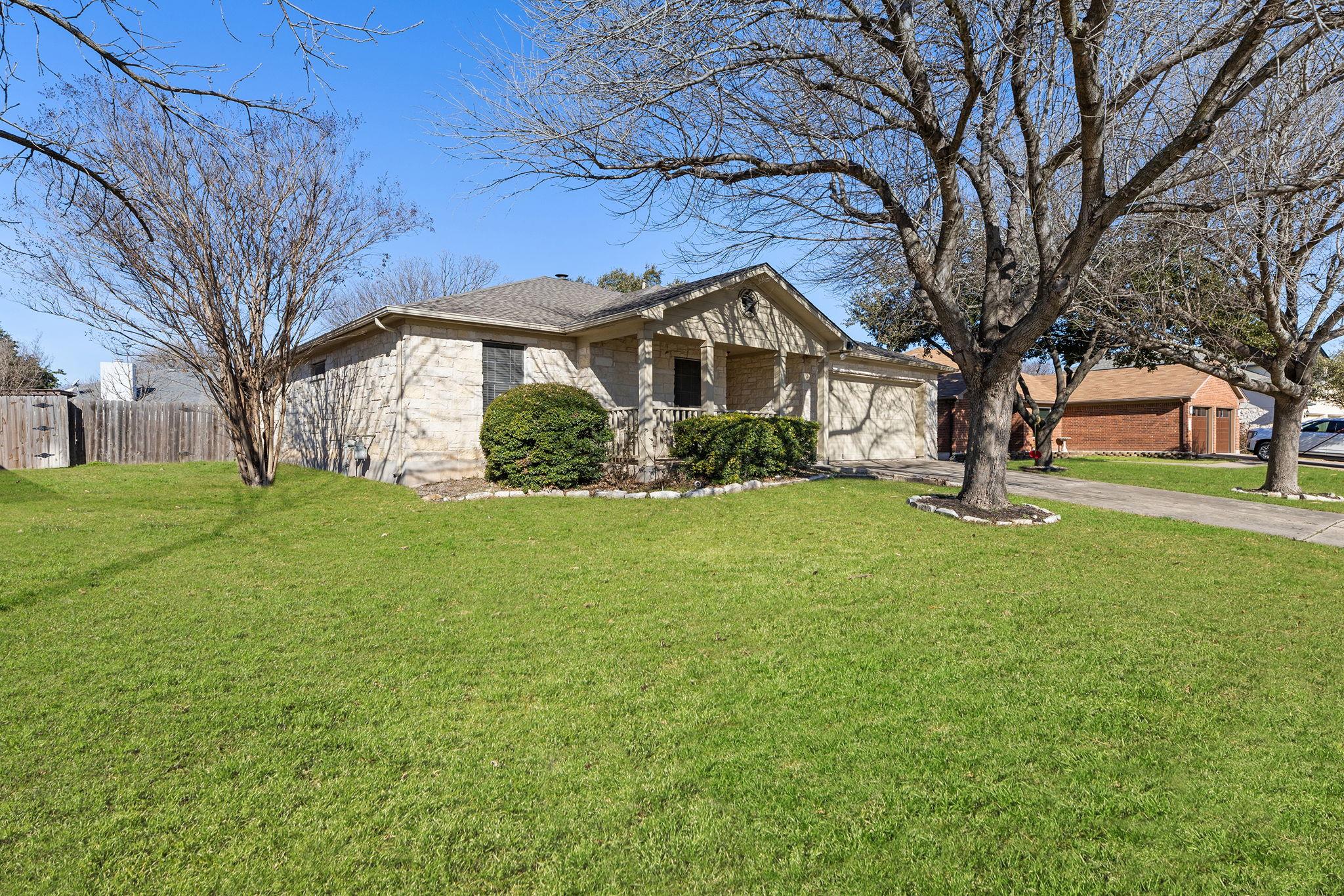 3812 Eagles Nest St Property Photo 2