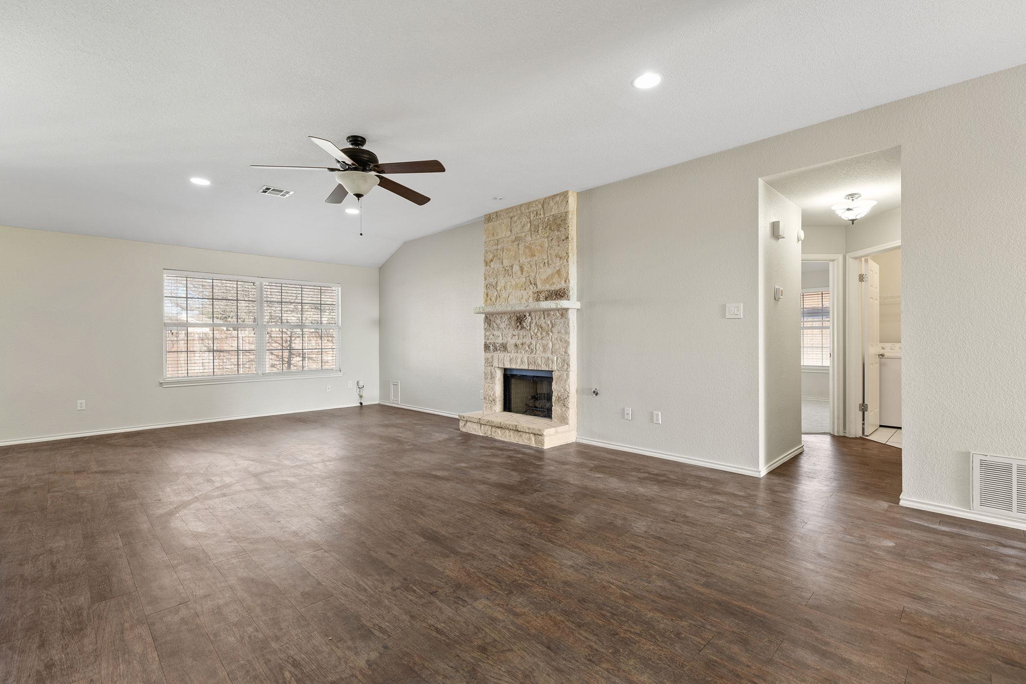 3812 Eagles Nest St Property Photo 6