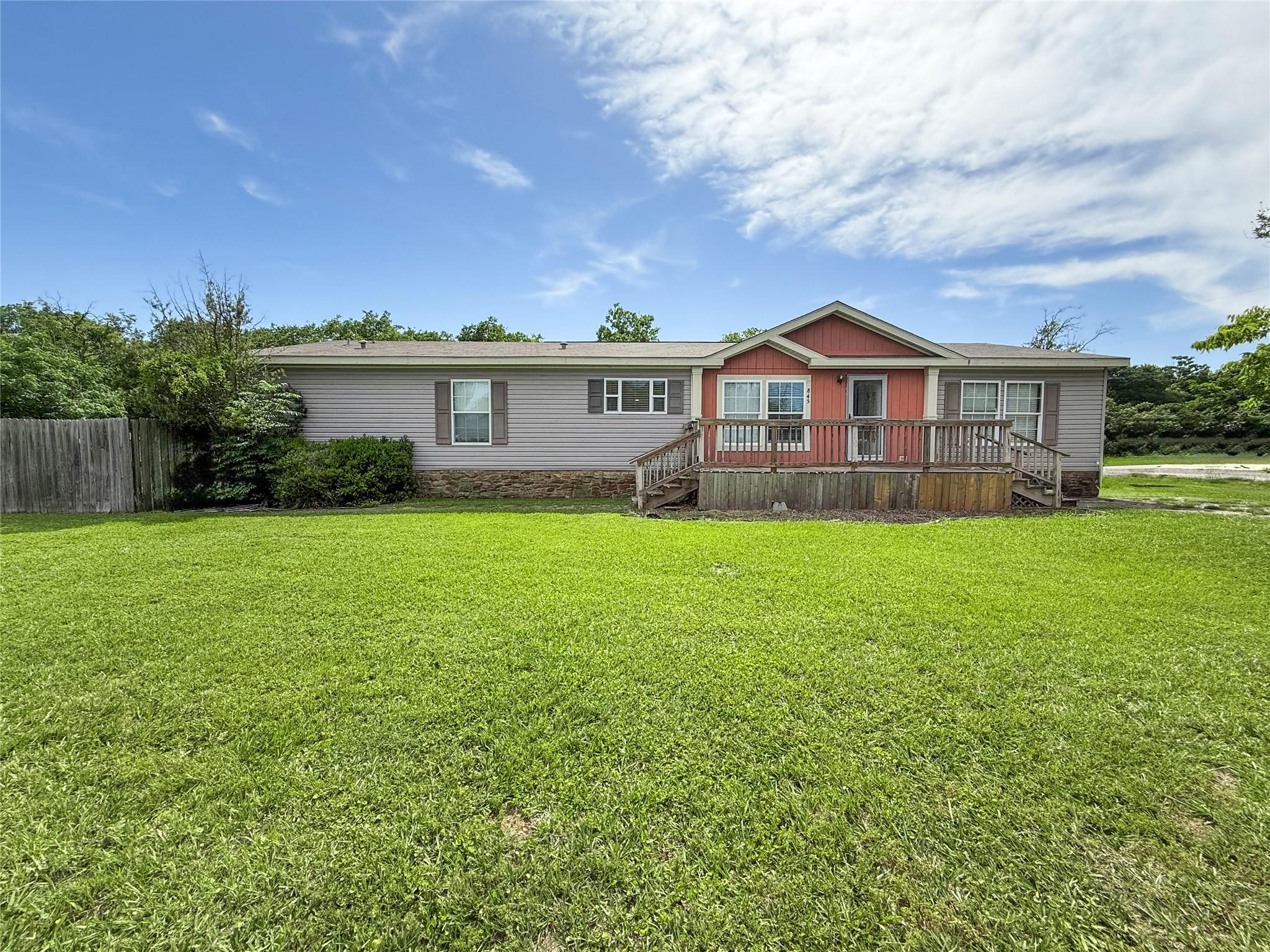 845 Caldwell St Property Photo