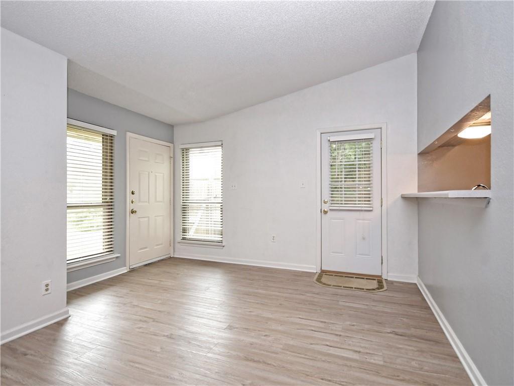 1714 Rawhide Loop Property Photo 3