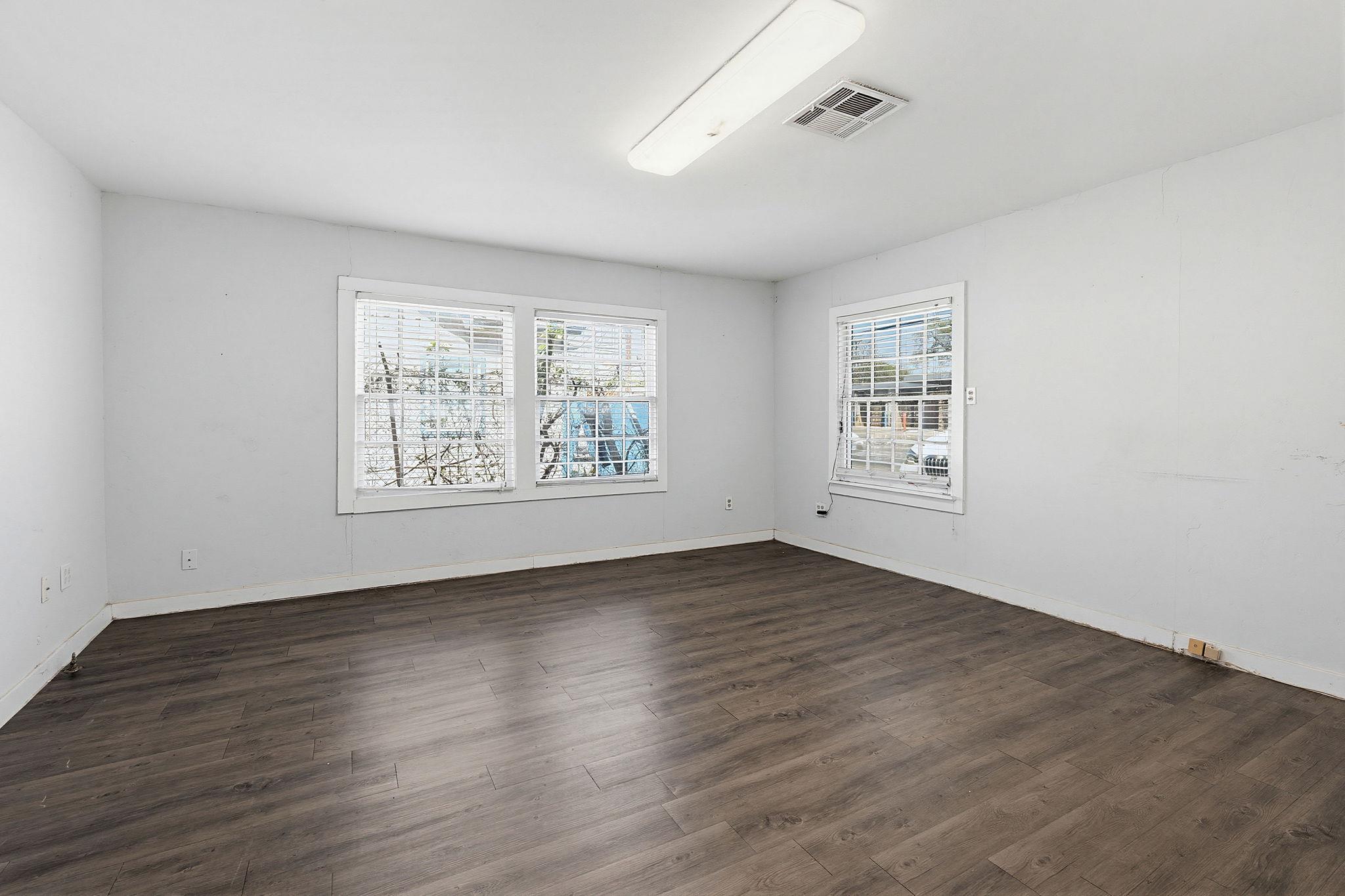 4208 S 1st St Property Photo 8