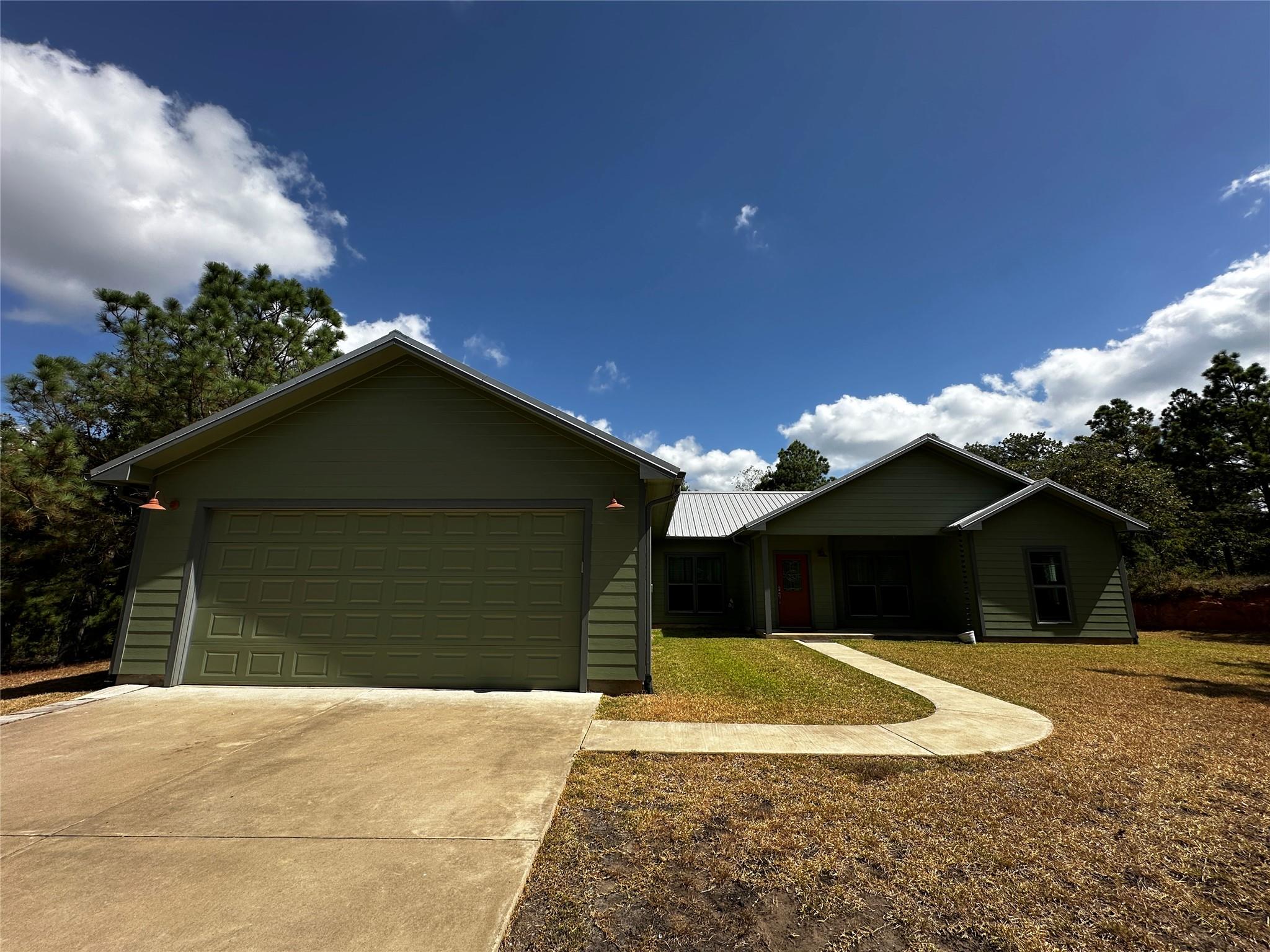 124 Pine Path Property Photo 2