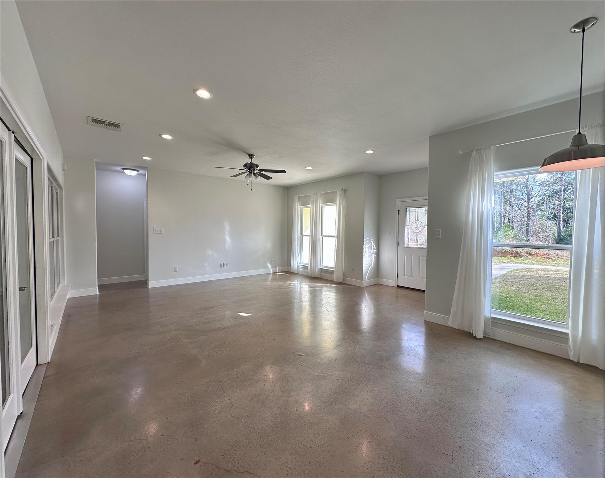 124 Pine Path Property Photo 5