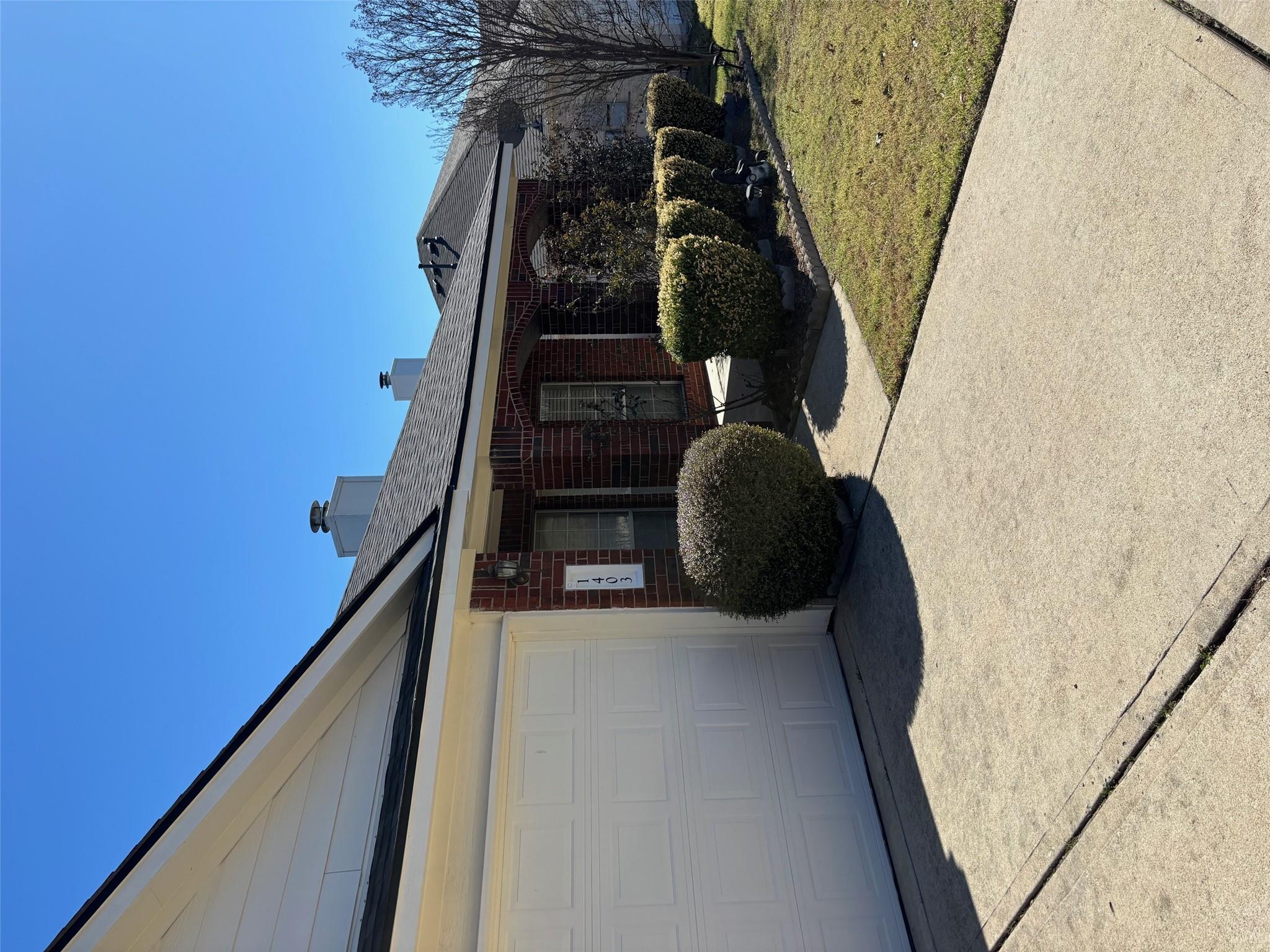 1403 Haley Gray Dr Property Photo 2