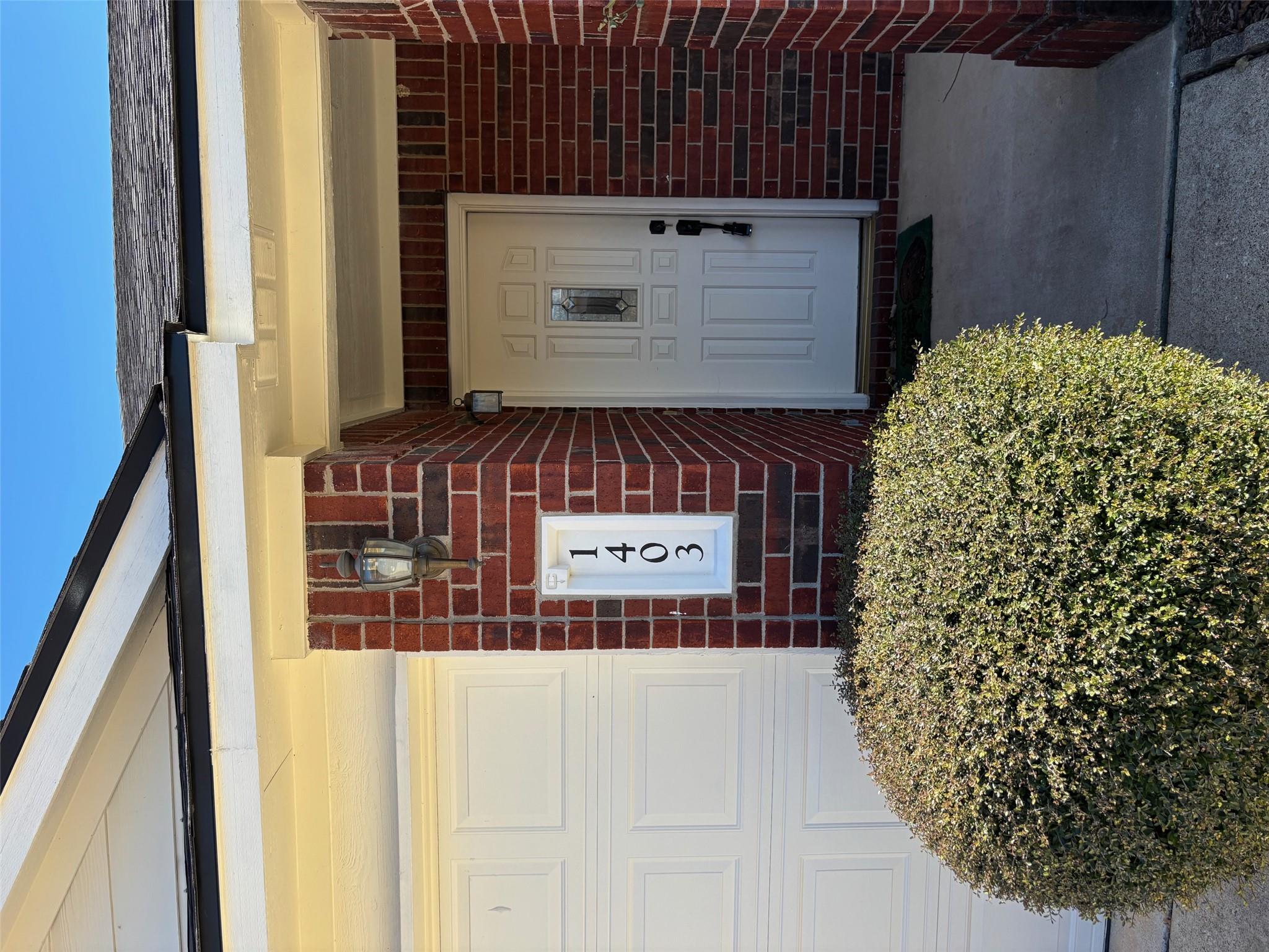 1403 Haley Gray Dr Property Photo 3