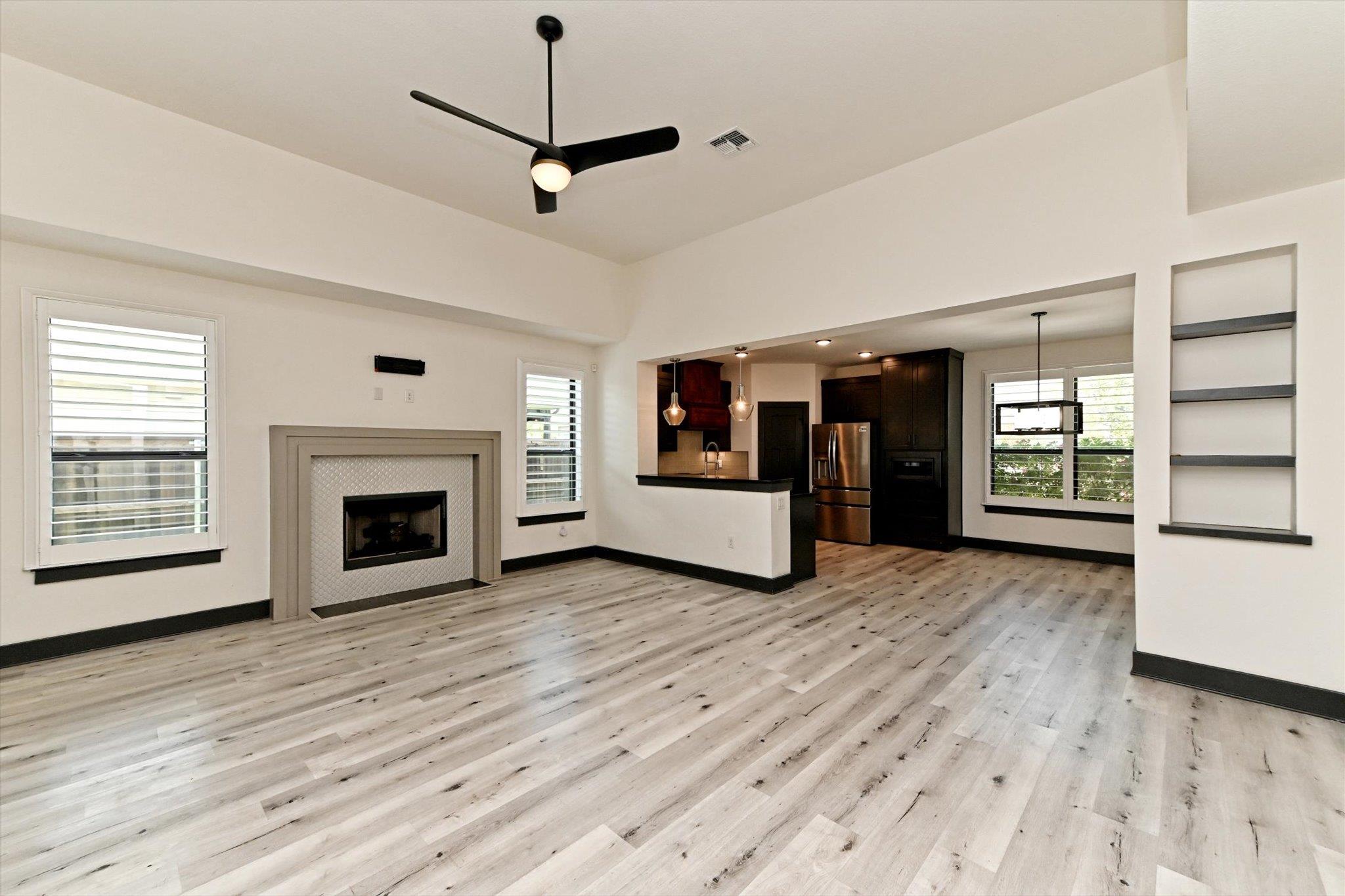 100 Dax Dr Property Photo 4