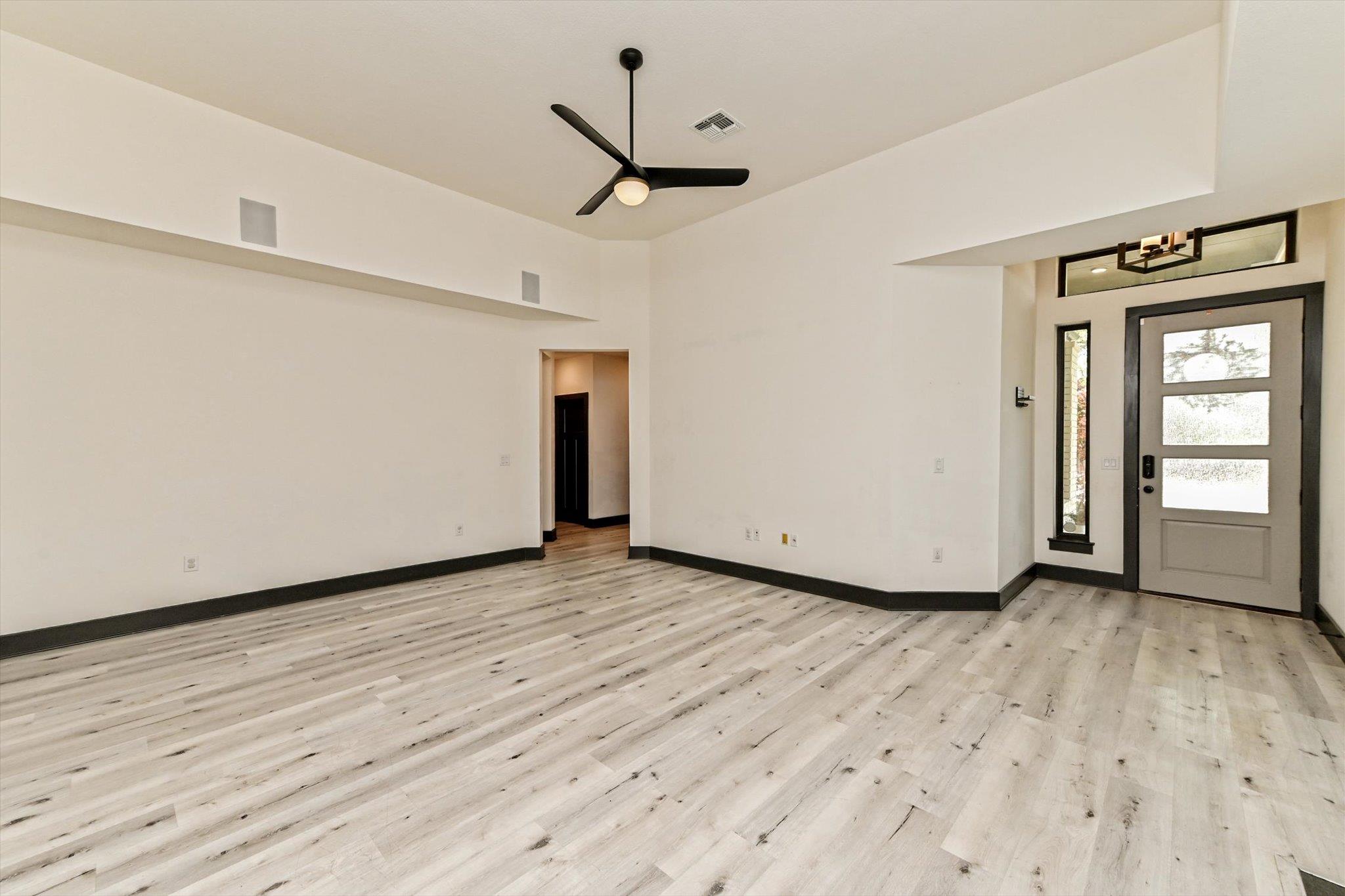 100 Dax Dr Property Photo 6