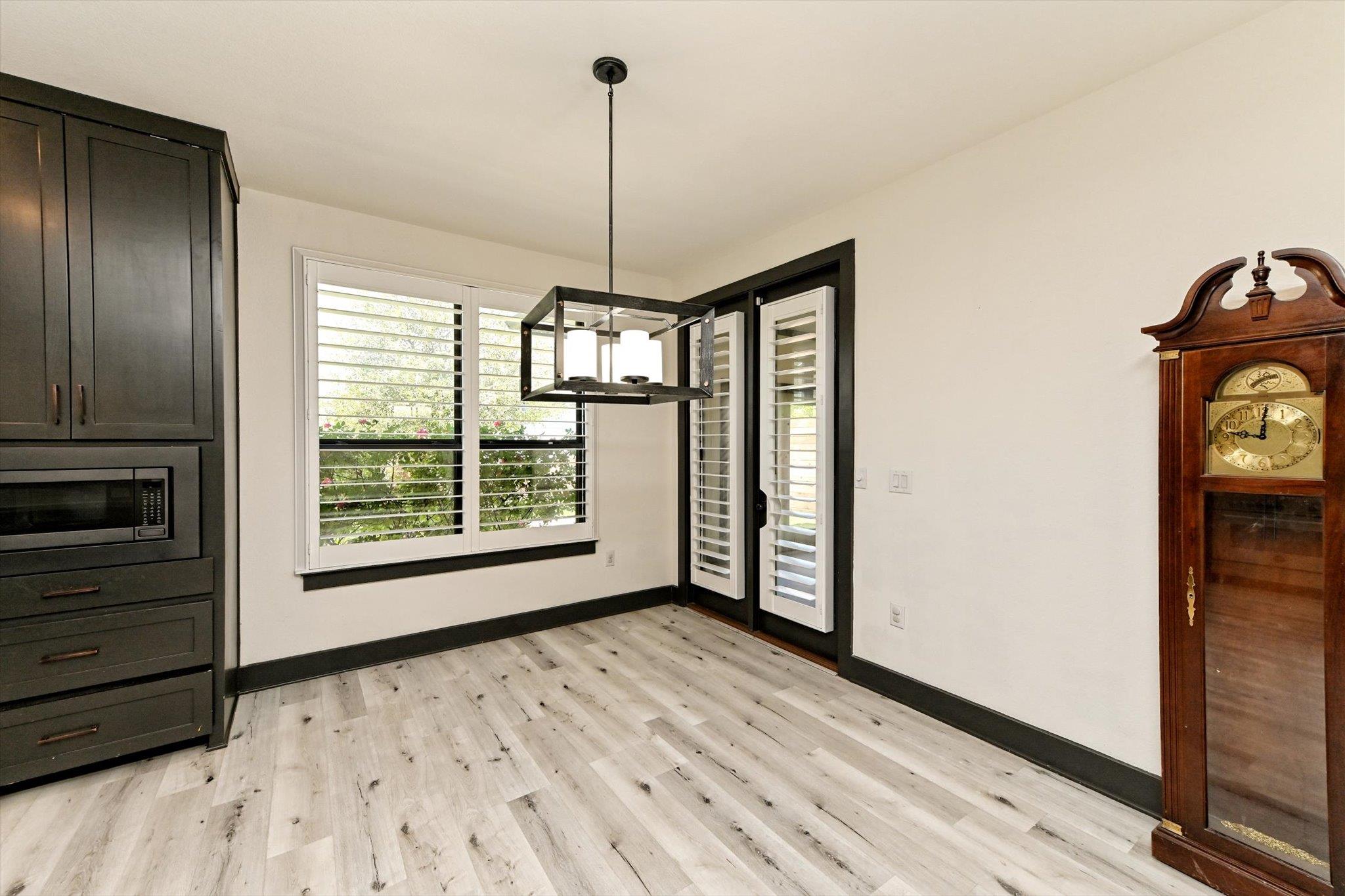 100 Dax Dr Property Photo 8