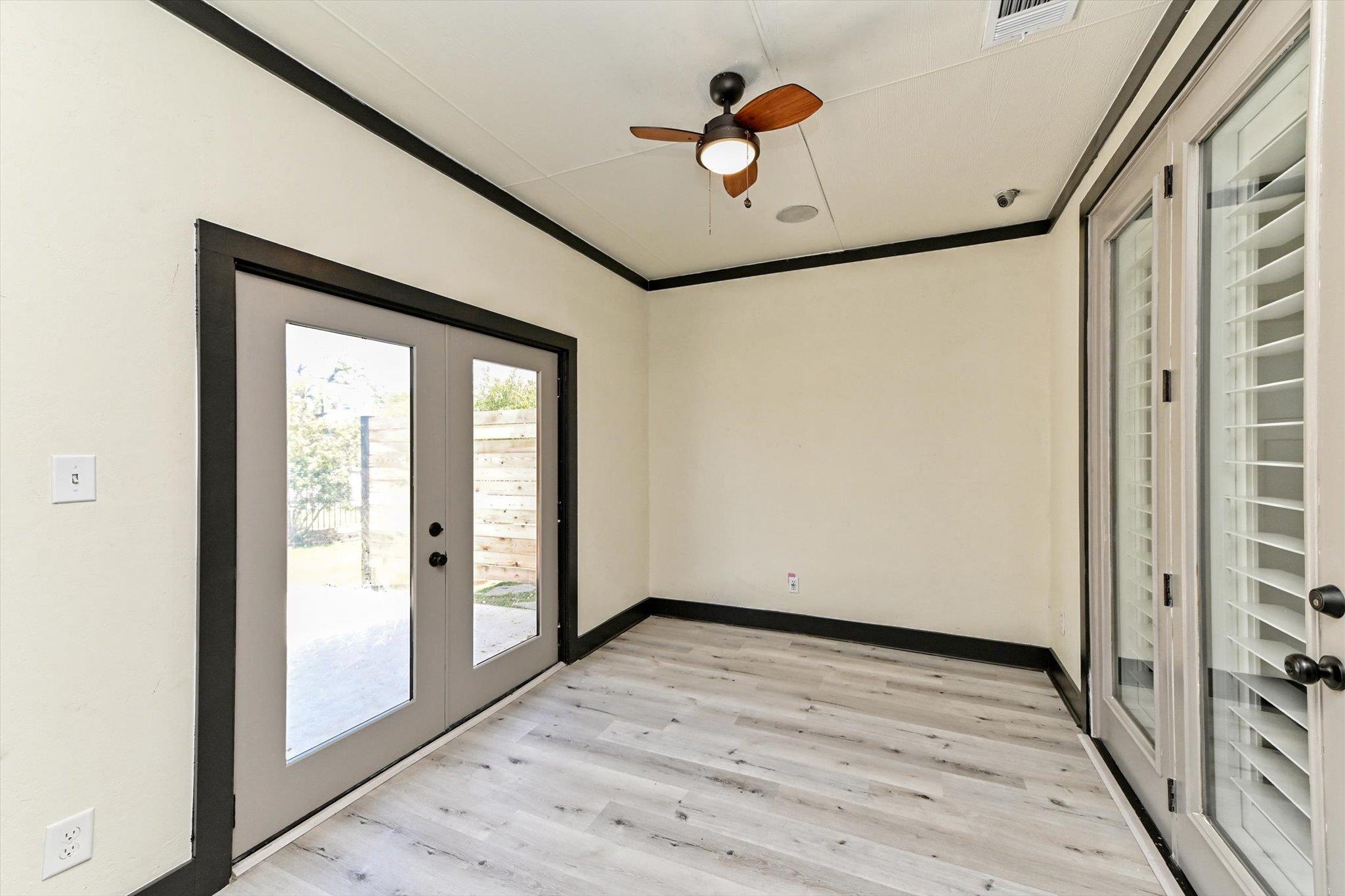 100 Dax Dr Property Photo 11
