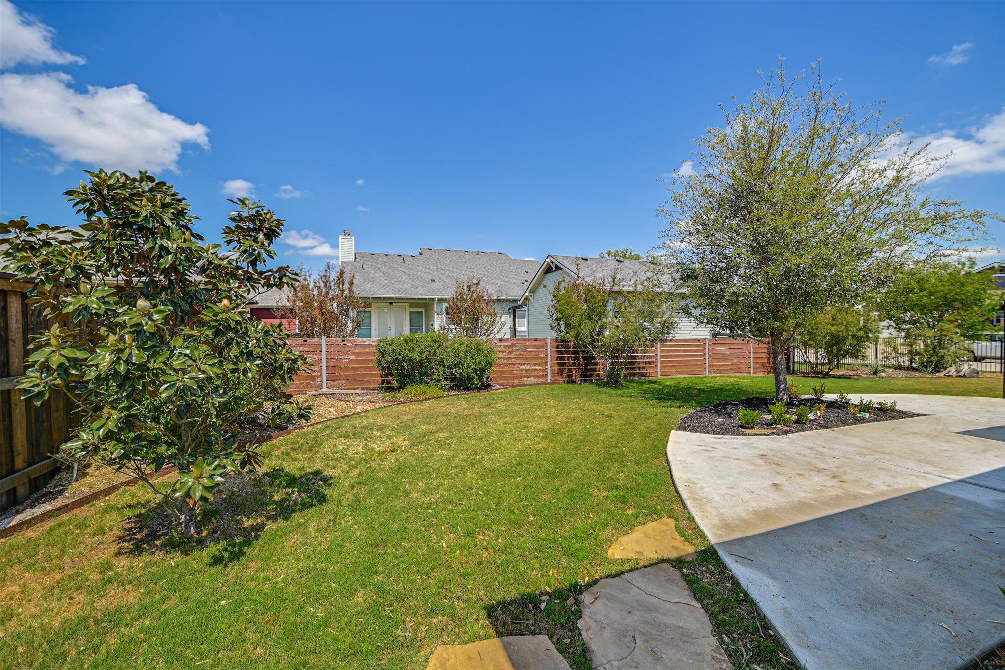 100 Dax Dr Property Photo 27