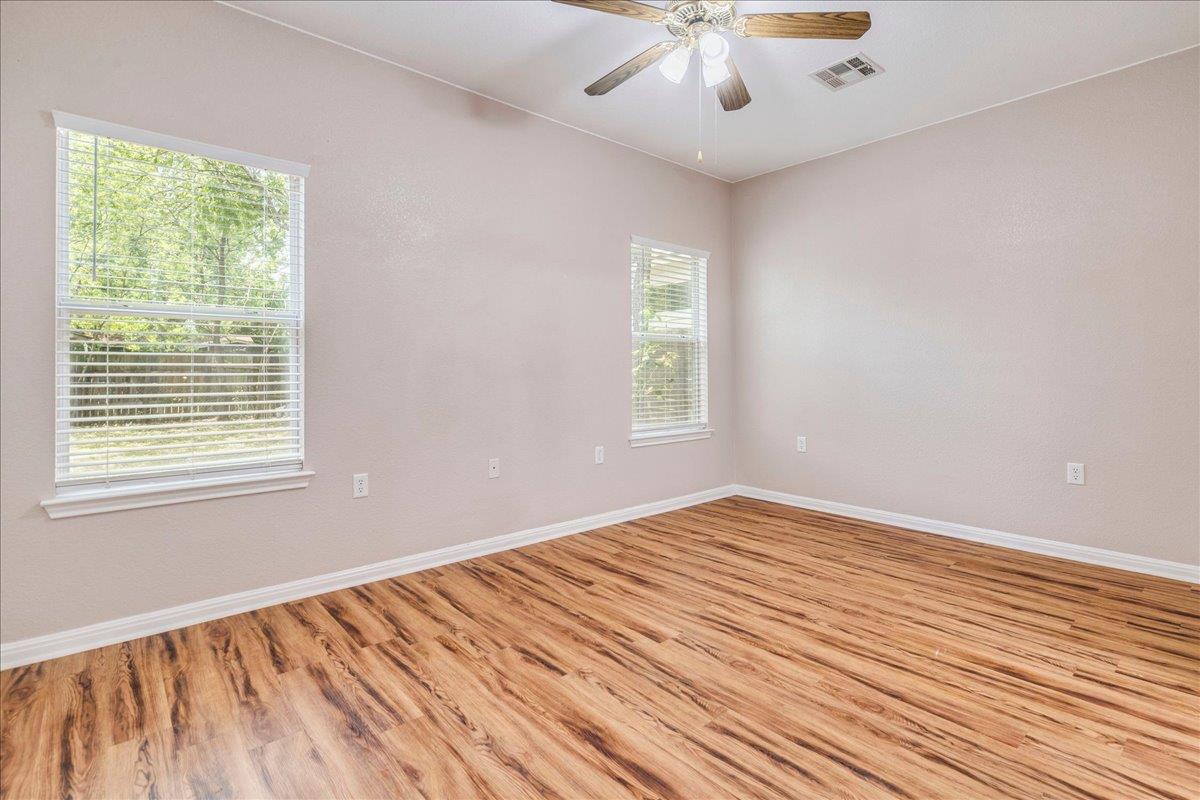 6801 Porter St Property Photo 14