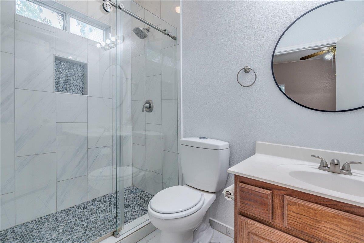 6801 Porter St Property Photo 16