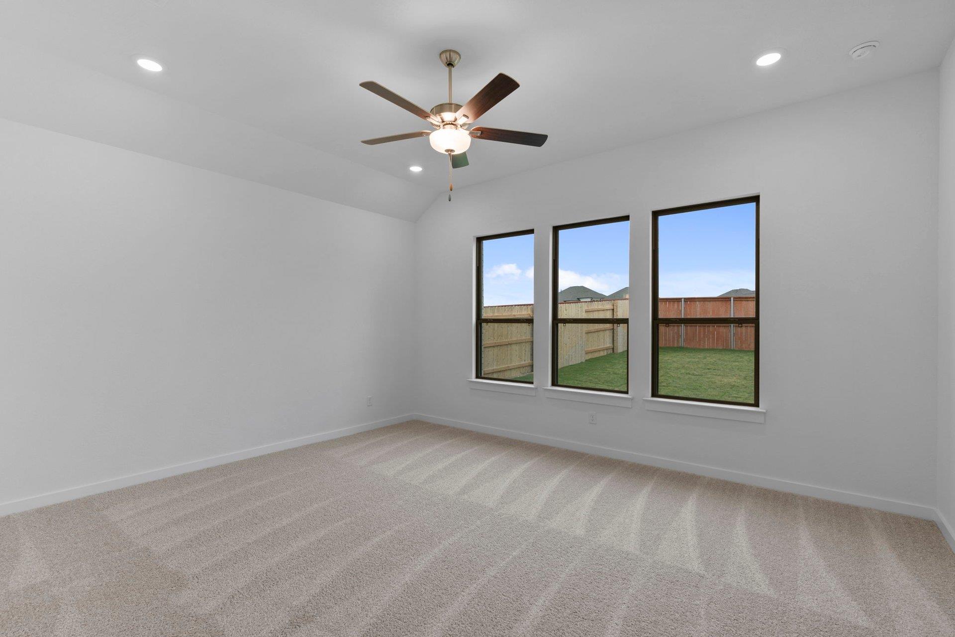 109 Statue Dr Property Photo 17