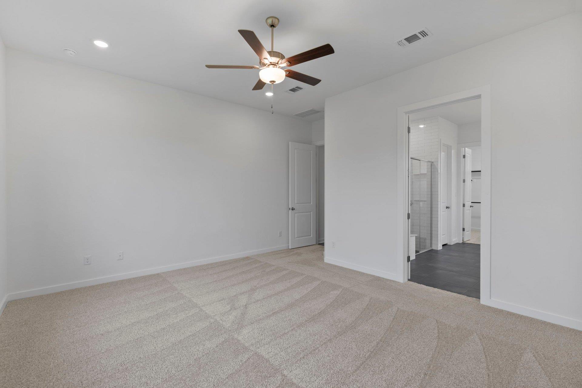 109 Statue Dr Property Photo 18