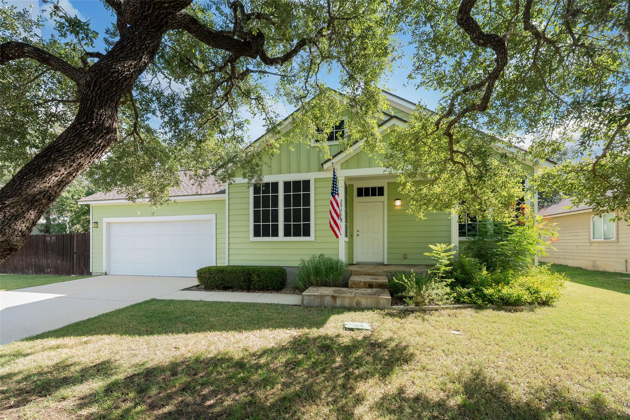 2046 Ridge View Dr Property Photo