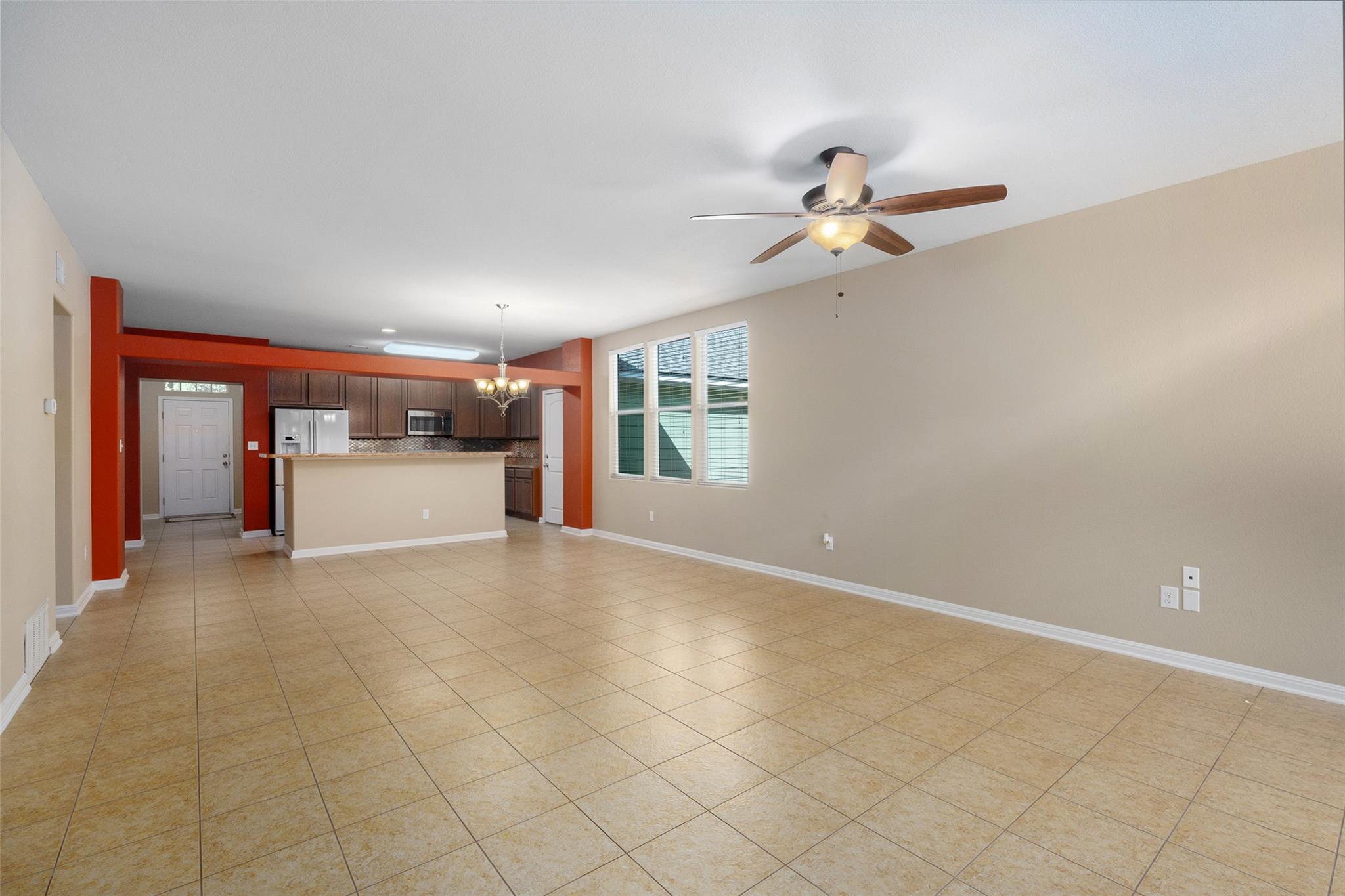 2046 Ridge View Dr Property Photo 3