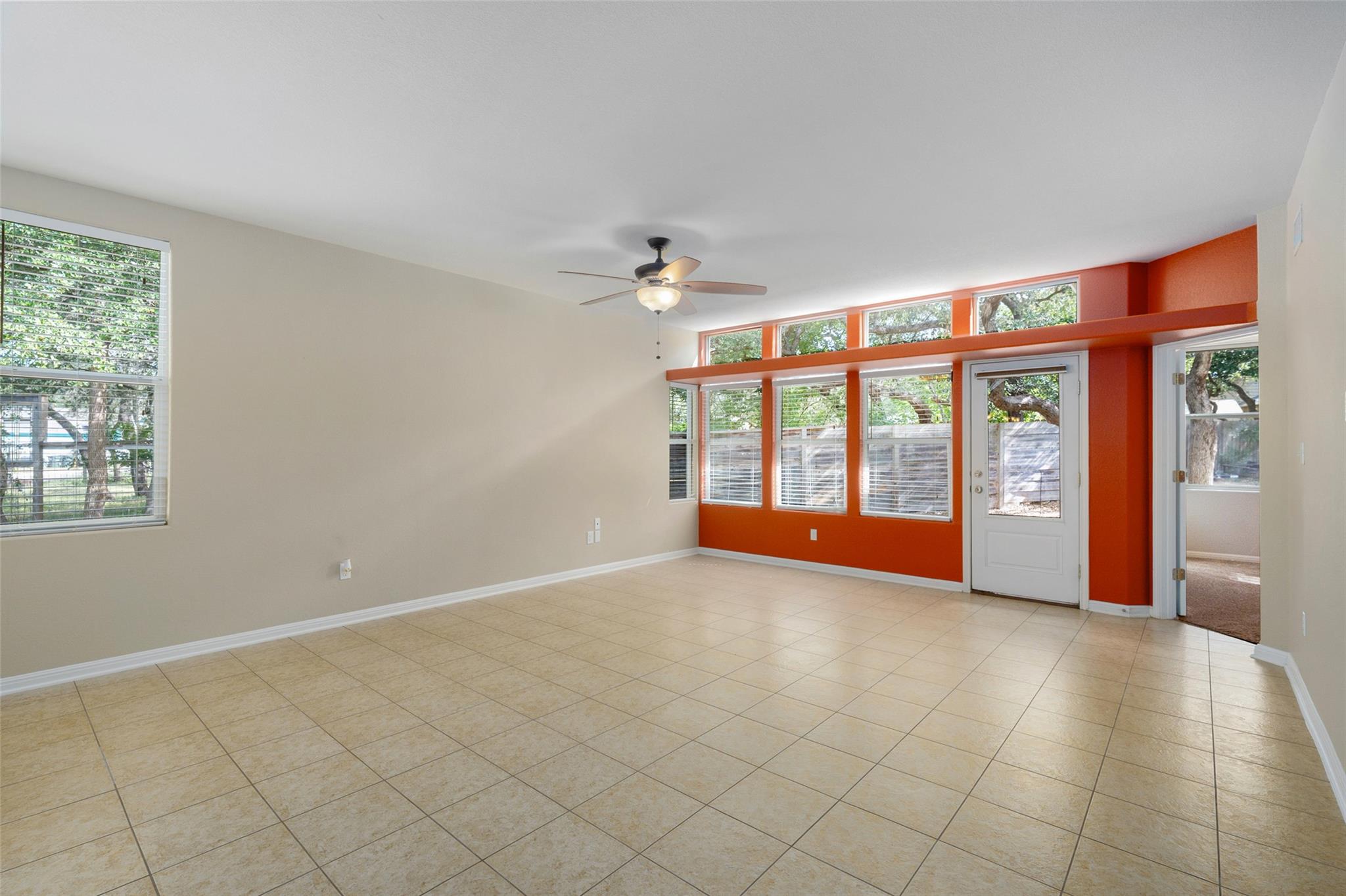 2046 Ridge View Dr Property Photo 6