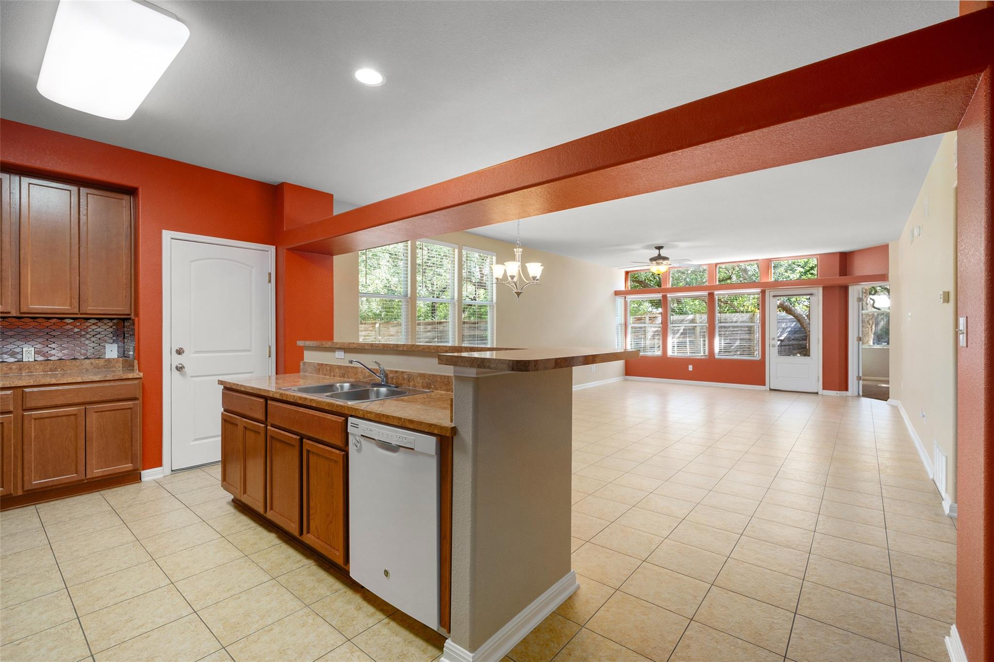 2046 Ridge View Dr Property Photo 11