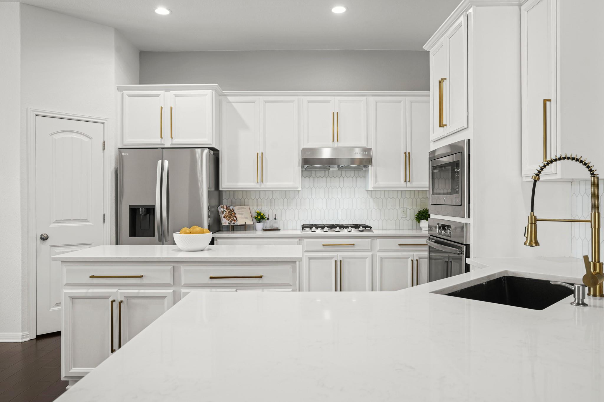 405 Clear Shadow Cv Property Photo 3