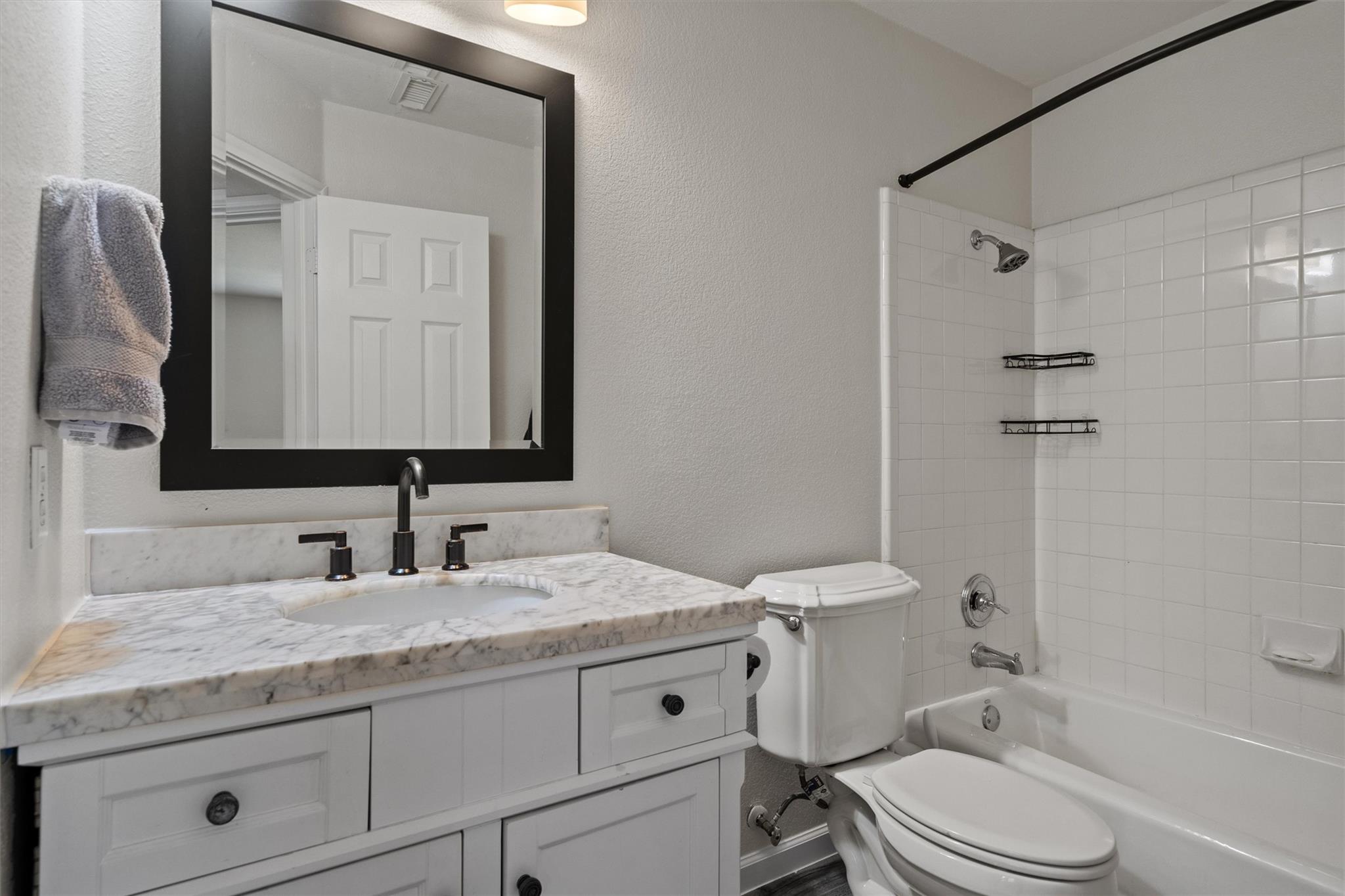 9028 Mountain Mist Ln Property Photo 27
