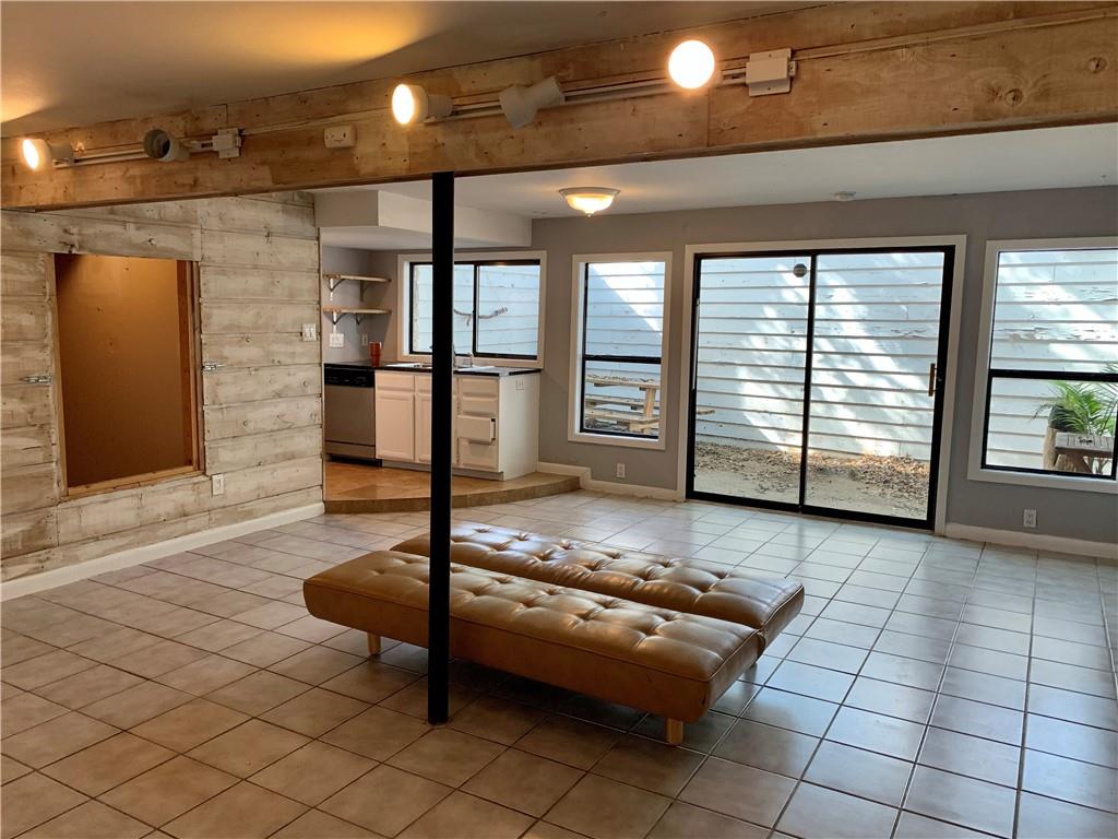 2400 Jarratt Ave #c Property Photo 1