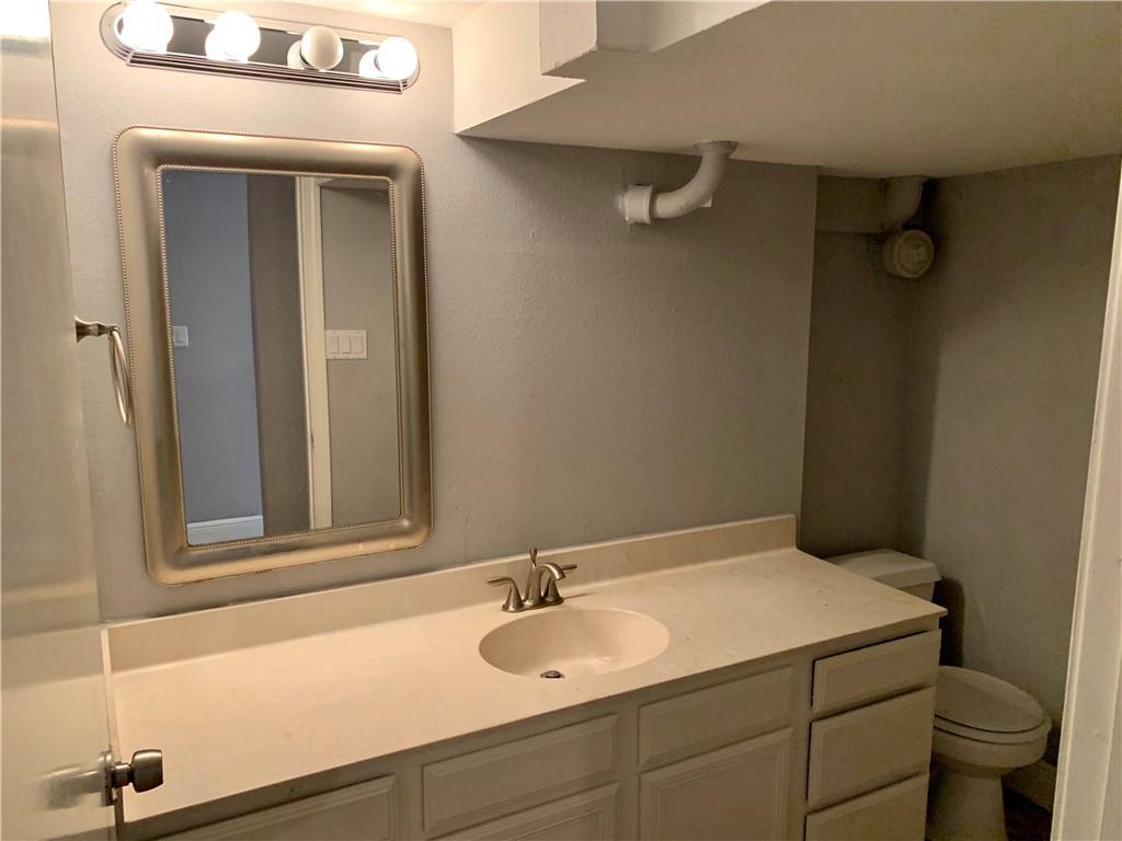 2400 Jarratt Ave #c Property Photo 2