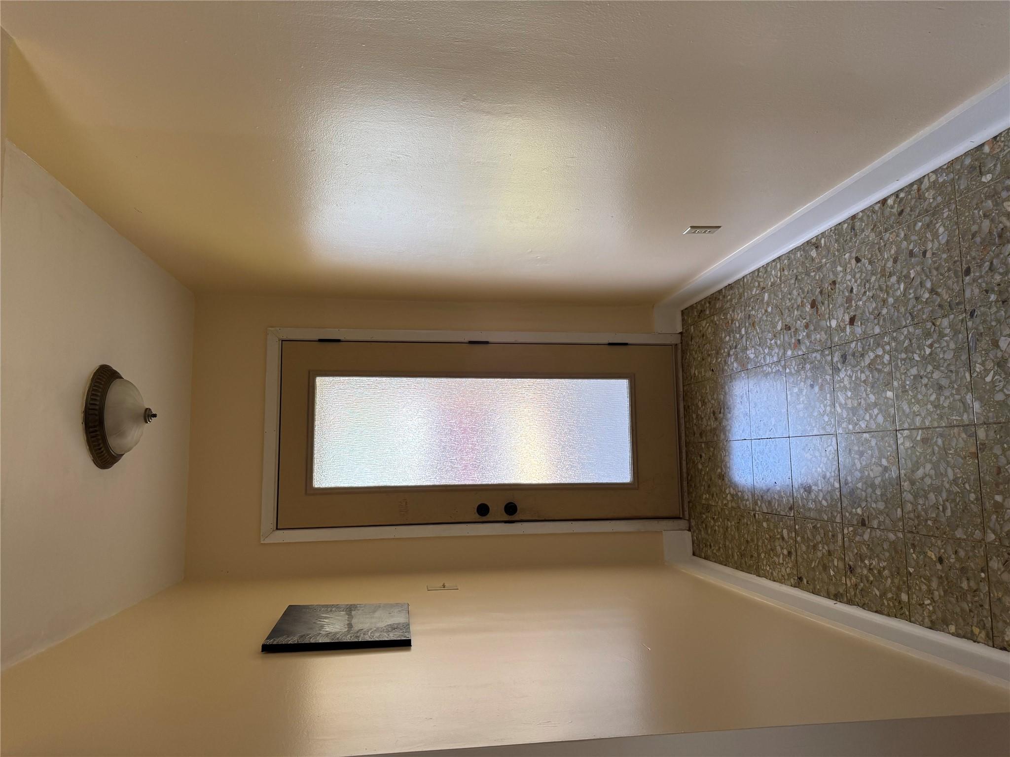 102 Skyloop Dr Property Photo 2