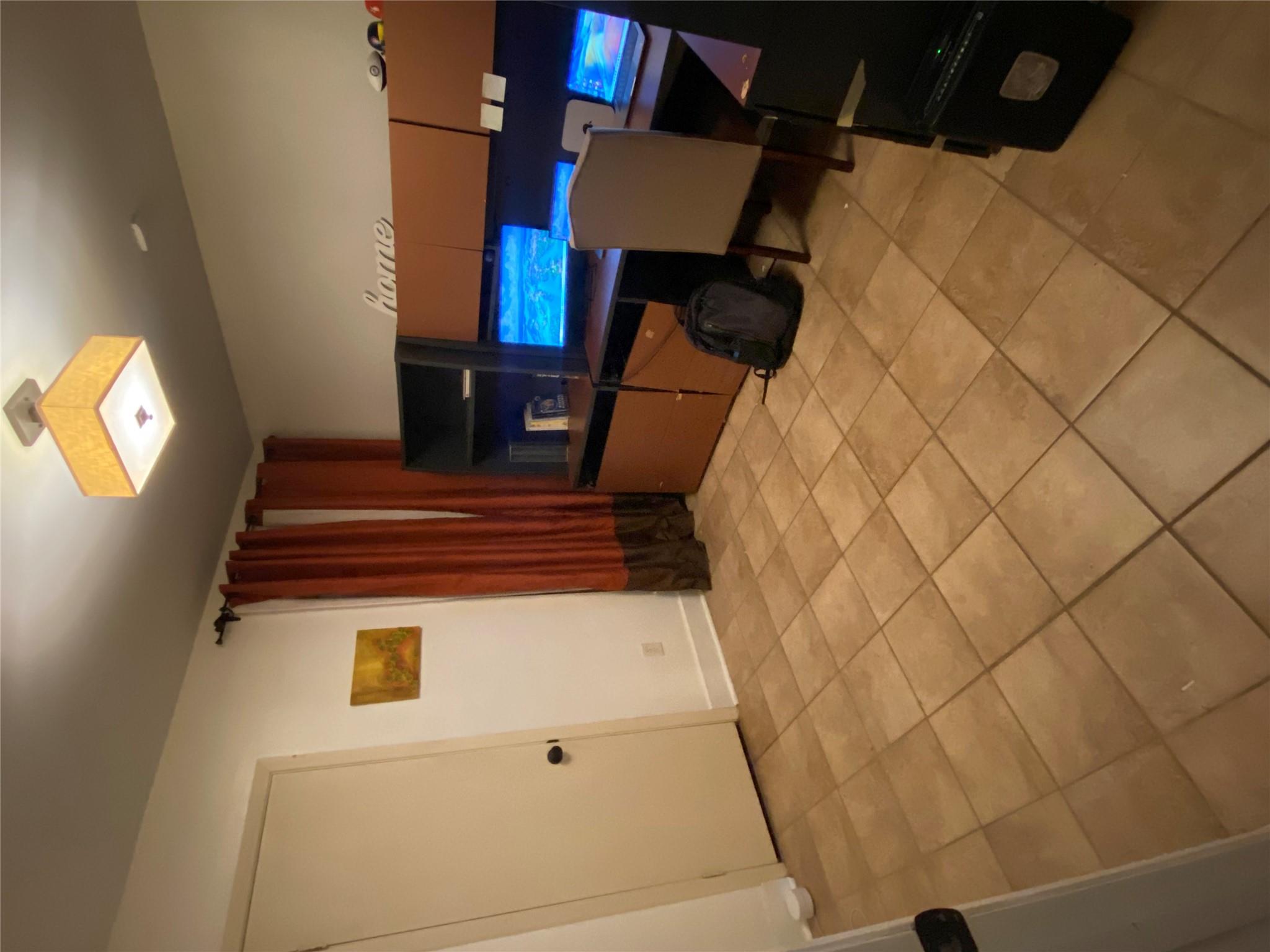 102 Skyloop Dr Property Photo 14
