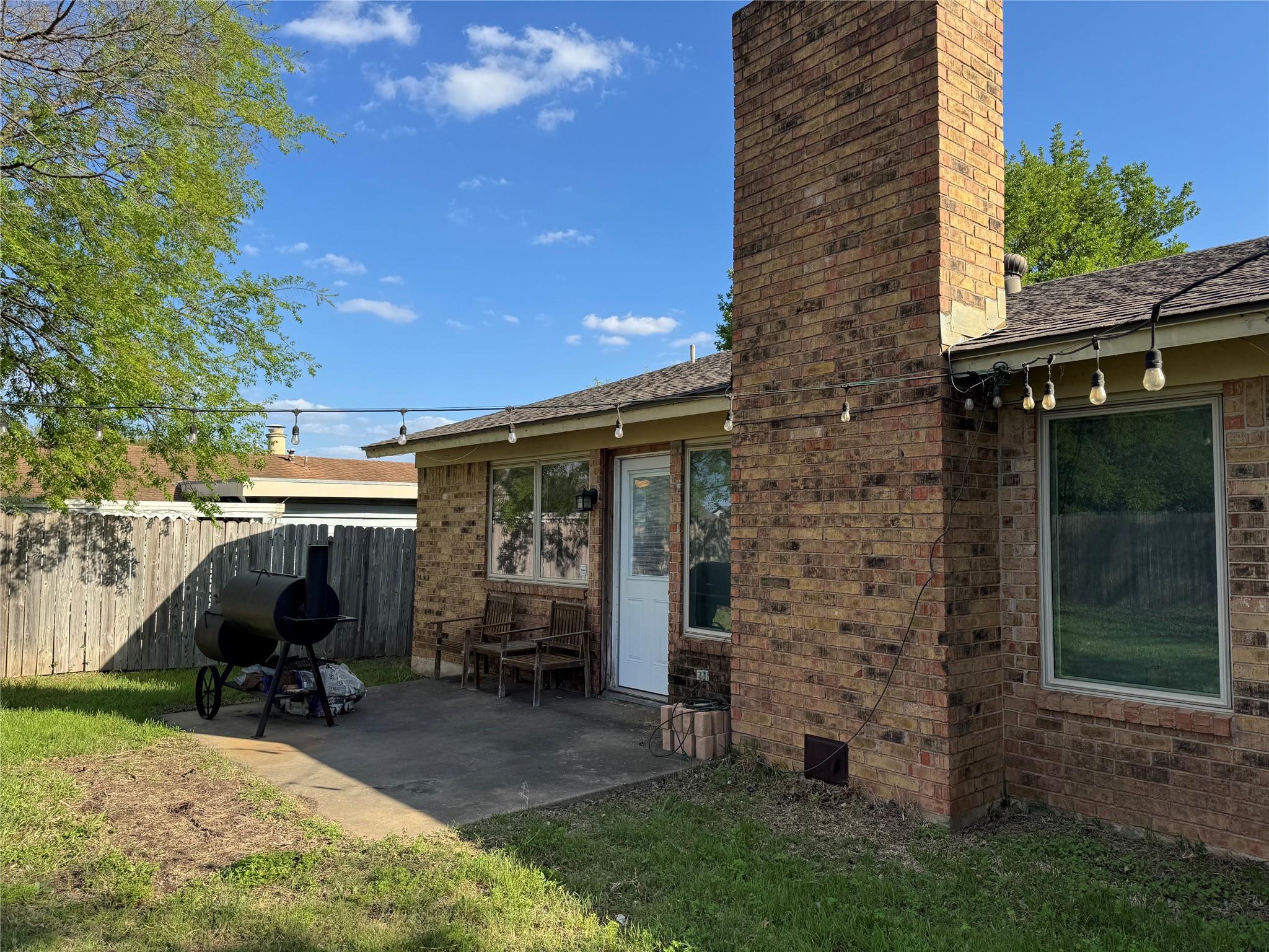 102 Skyloop Dr Property Photo 17